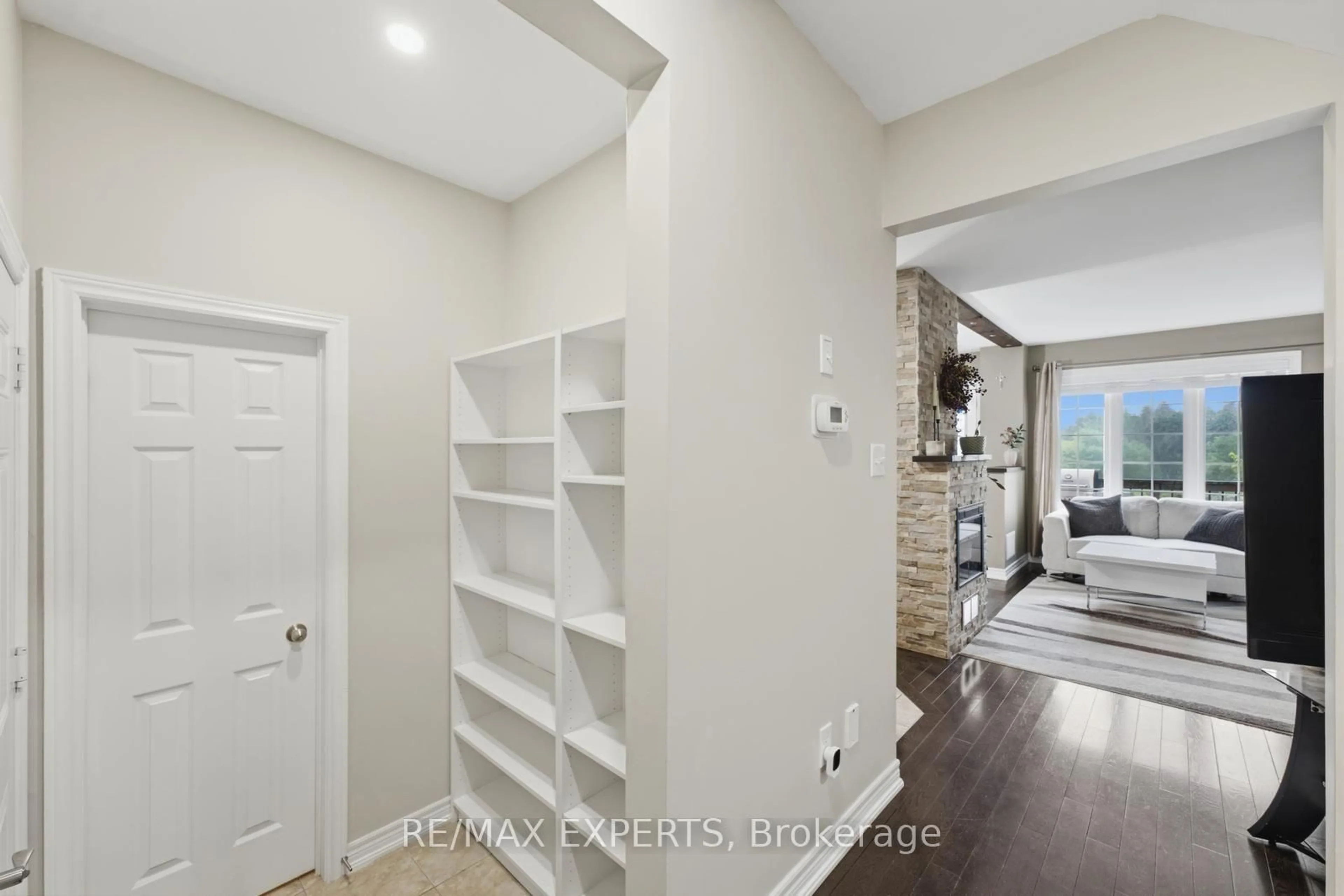 Indoor entryway for 72 Victor Large Way, Orangeville Ontario L9W 0B6