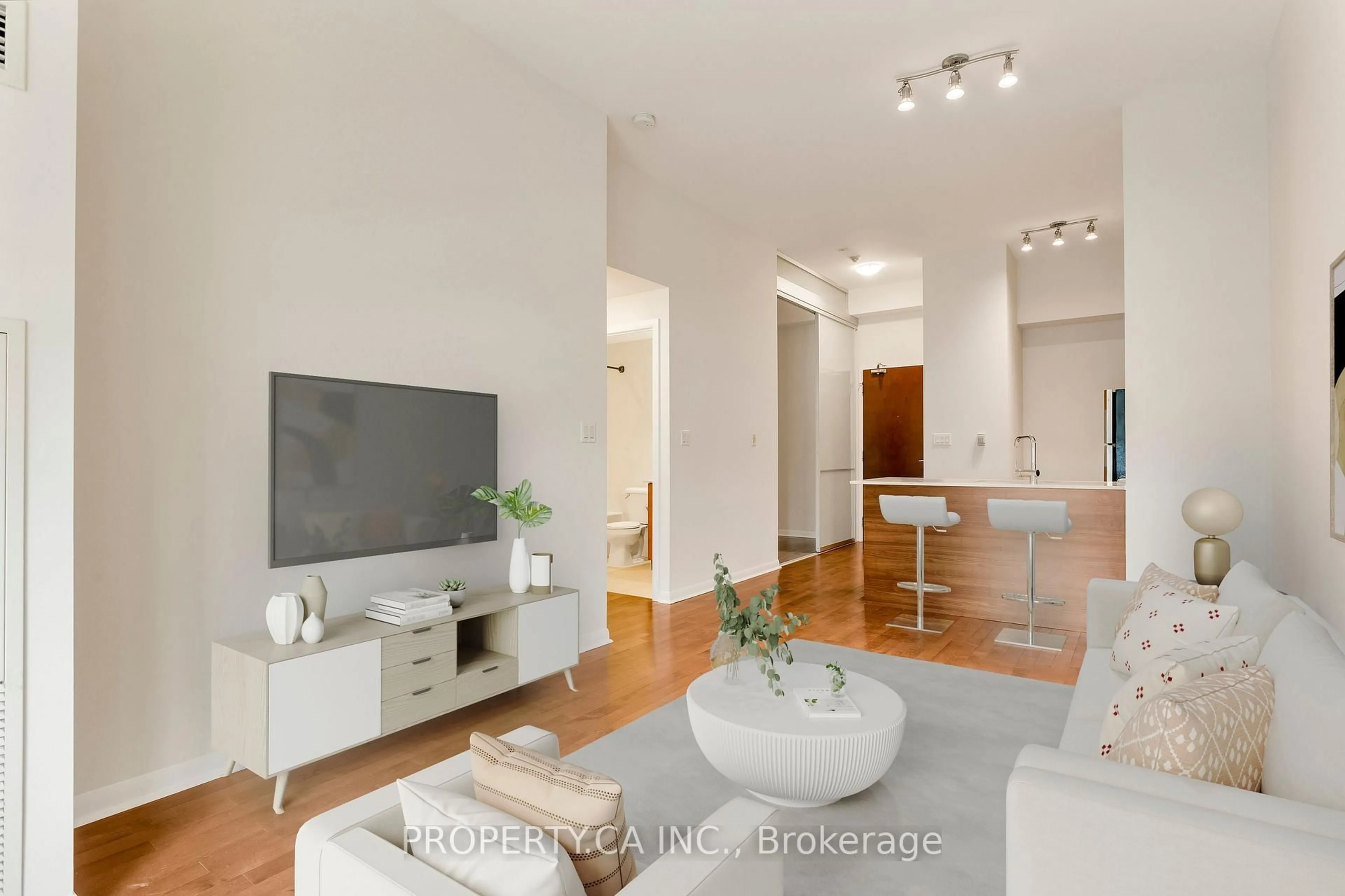 Living room with furniture, unknown for 3391 Bloor St #703, Toronto Ontario M8X 1G3