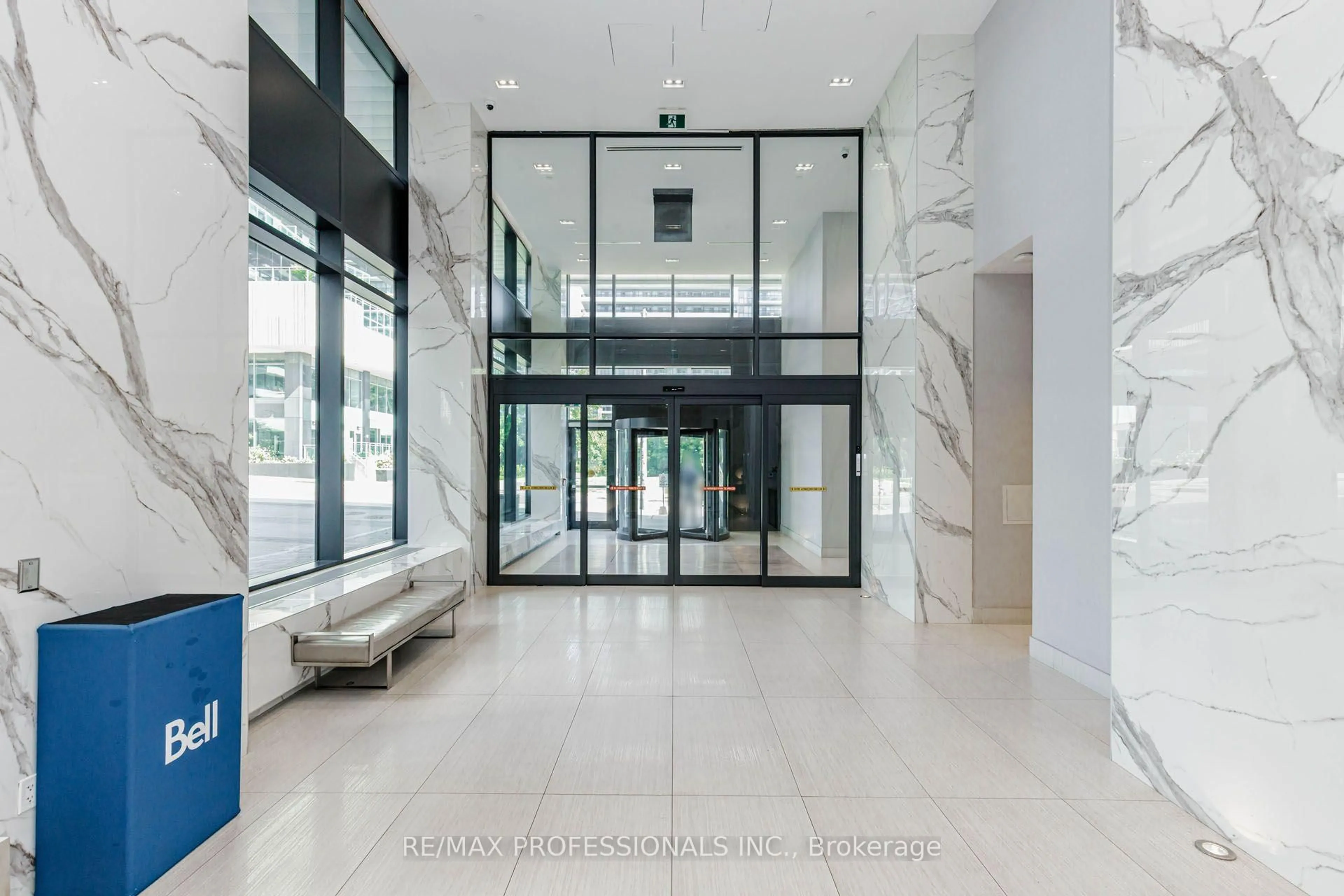 Indoor foyer for 20 Shore Breeze Dr #1107, Toronto Ontario M8V 0J1