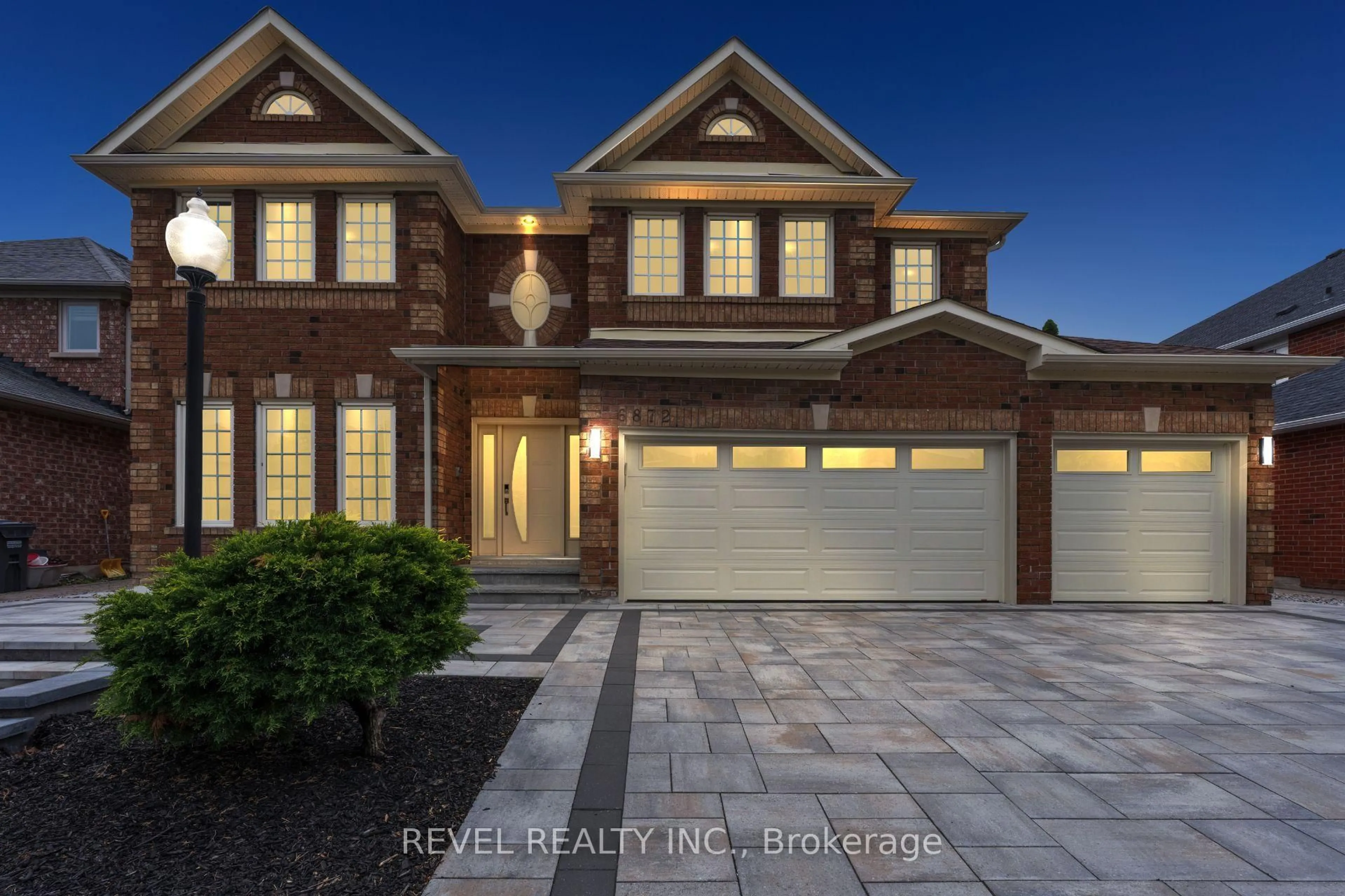 Home with brick exterior material, street for 6872 Round Leaf Crt, Mississauga Ontario L5N 6X6