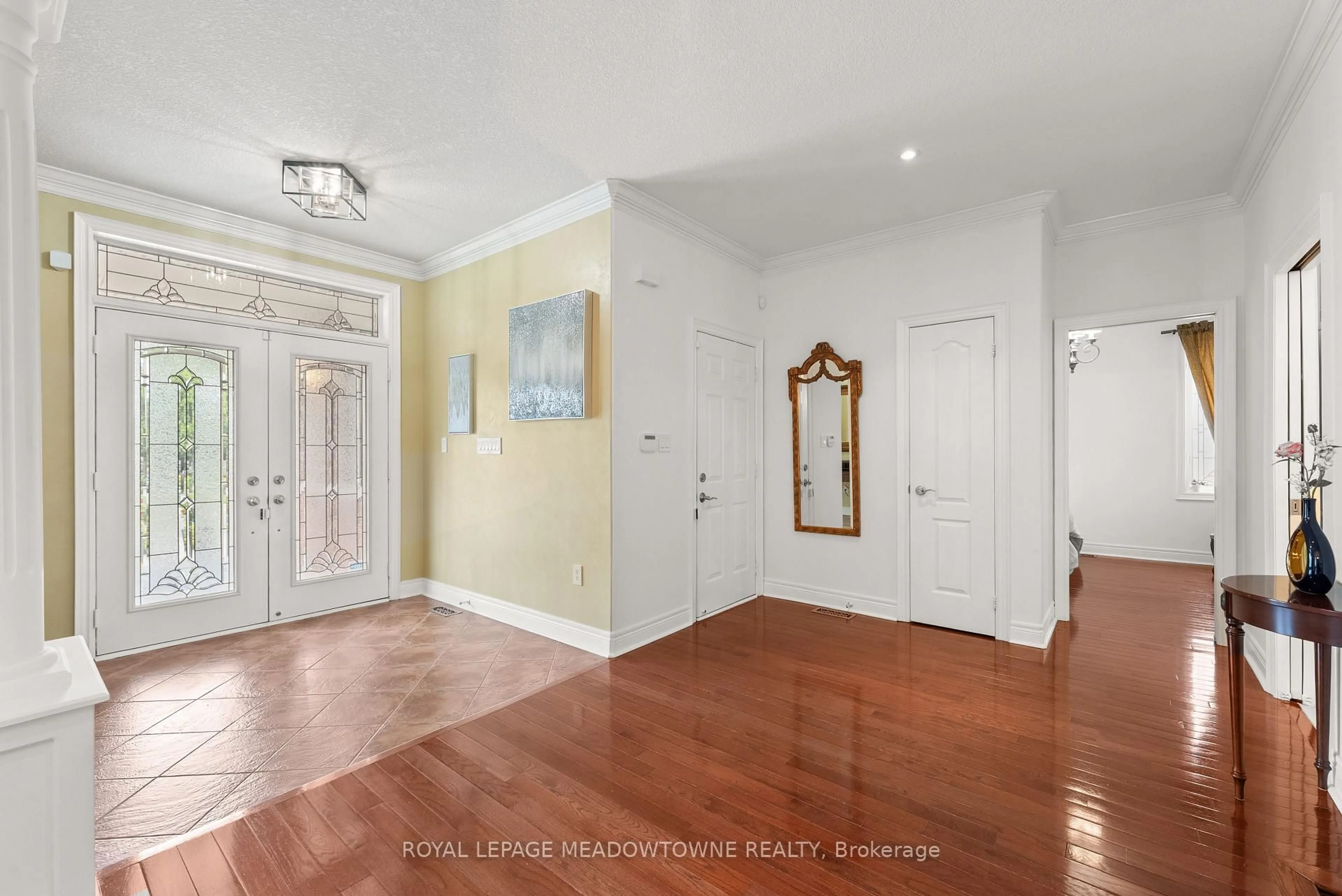 Indoor entryway for 17 Mcnutt St, Brampton Ontario L6Y 5L3