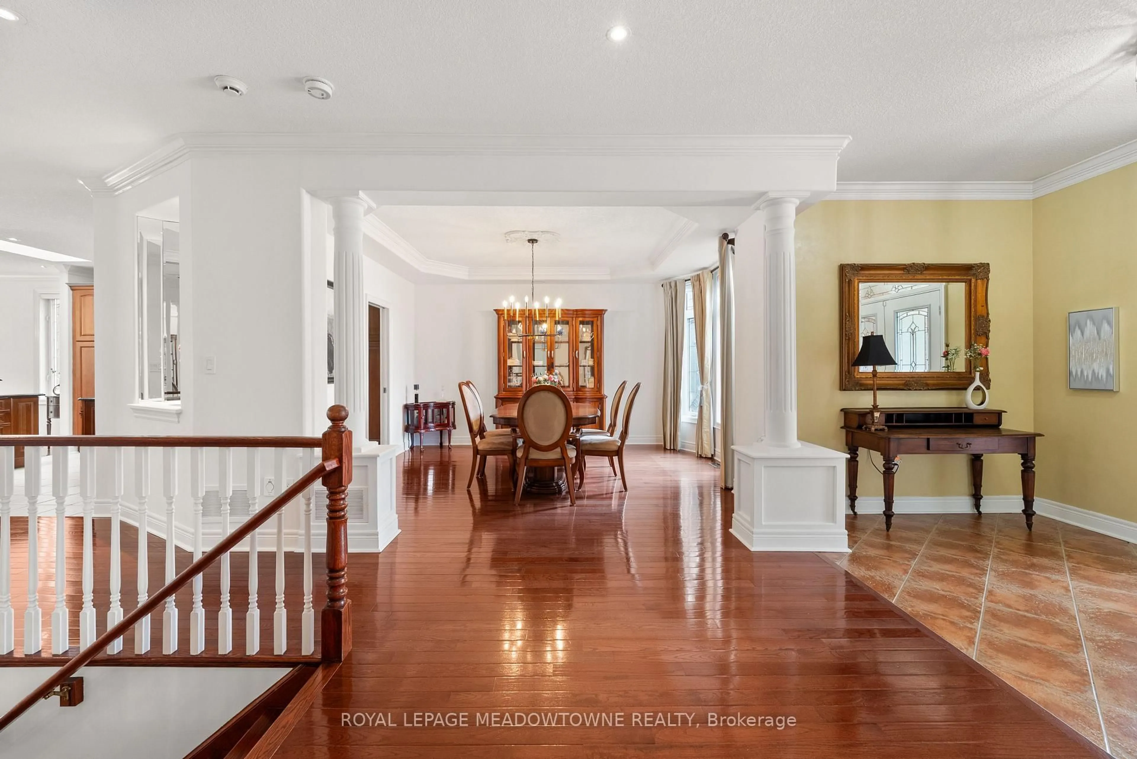 Indoor foyer for 17 Mcnutt St, Brampton Ontario L6Y 5L3