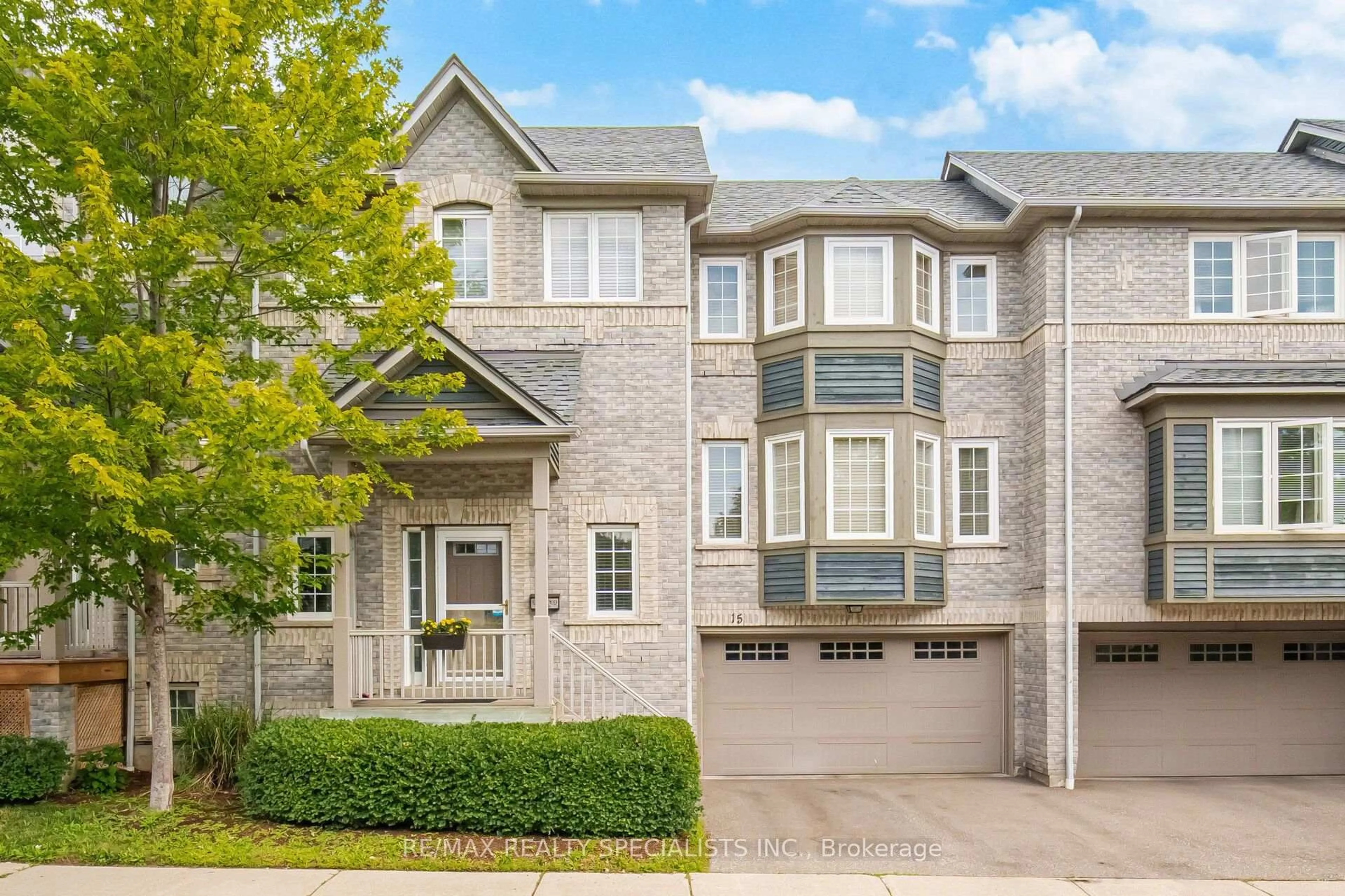 Home with brick exterior material, street for 5535 Glen Erin Dr #15, Mississauga Ontario L5M 6H1