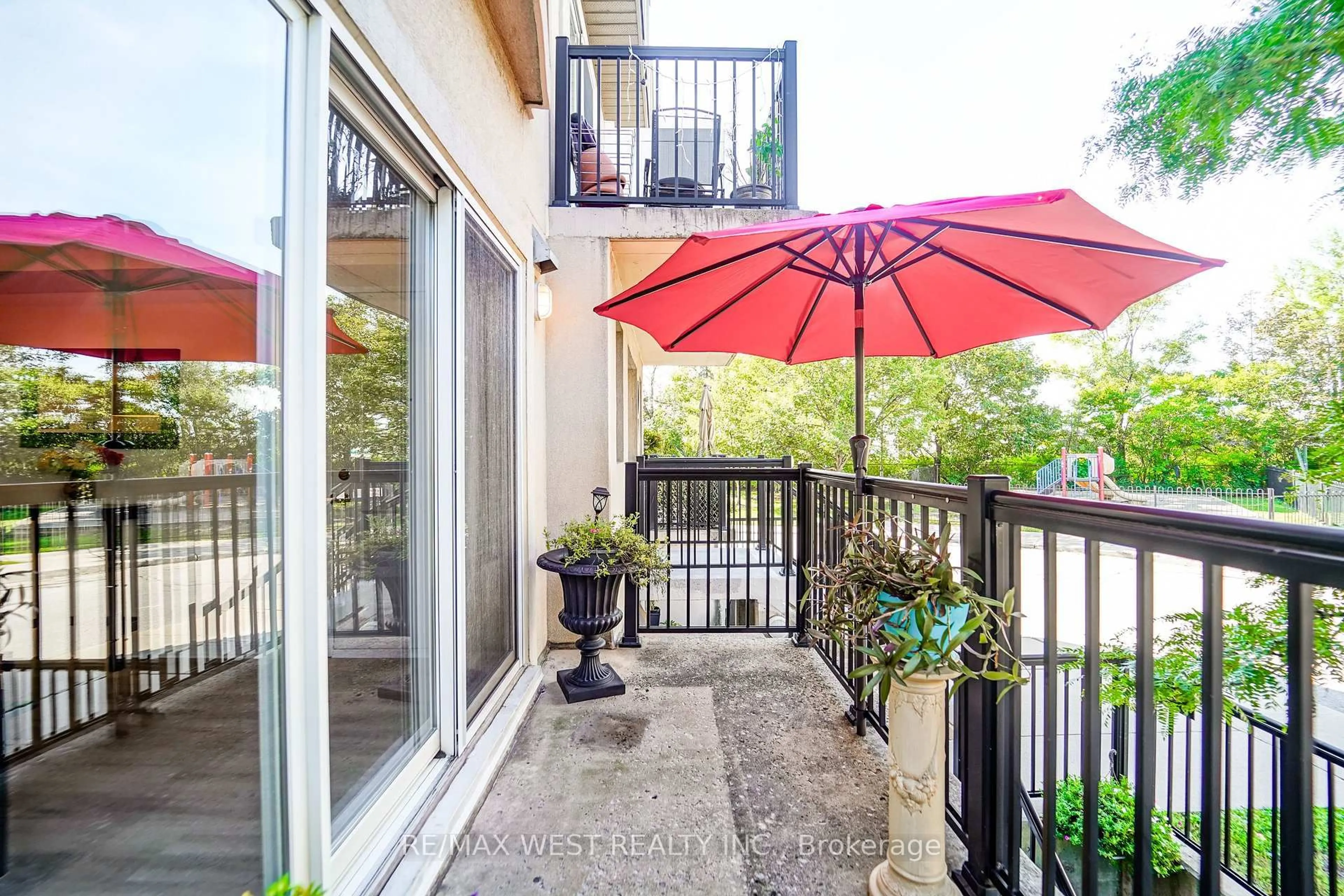 Patio, street for 65 George Appleton Way #2066, Toronto Ontario M3M 0A2
