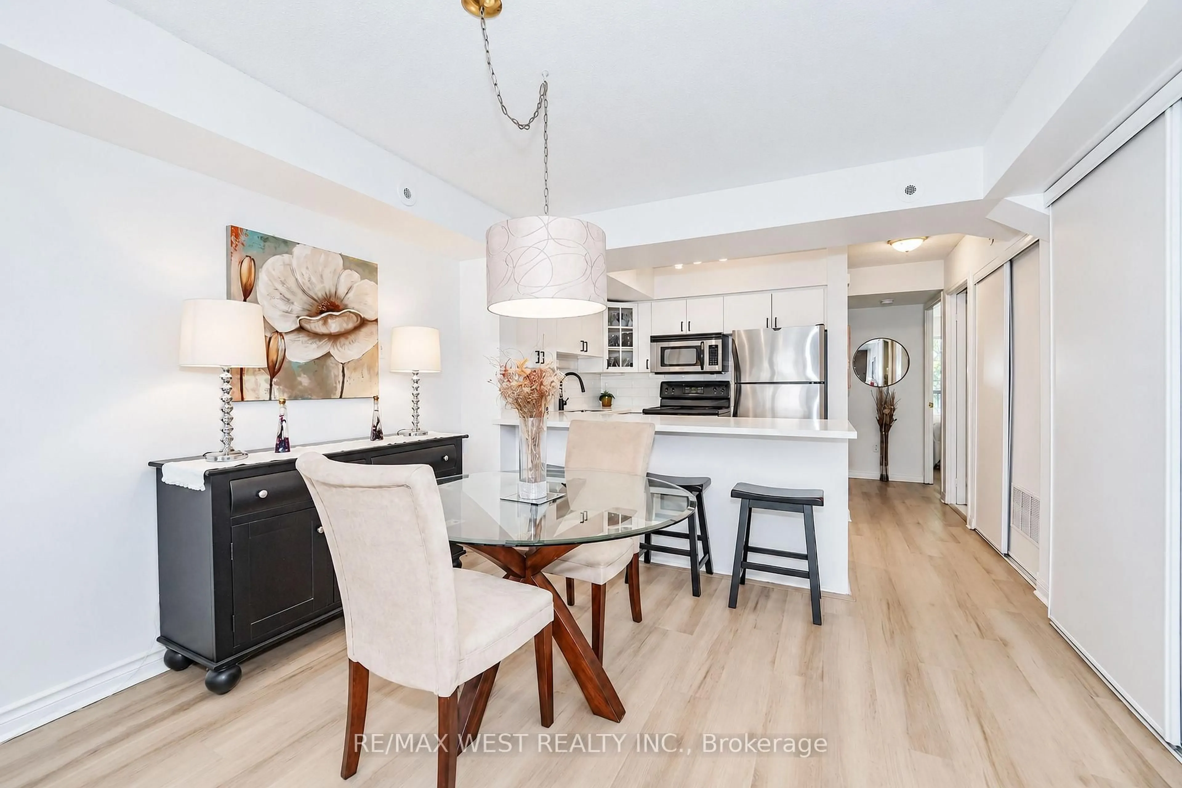 Open concept kitchen, unknown for 65 George Appleton Way #2066, Toronto Ontario M3M 0A2