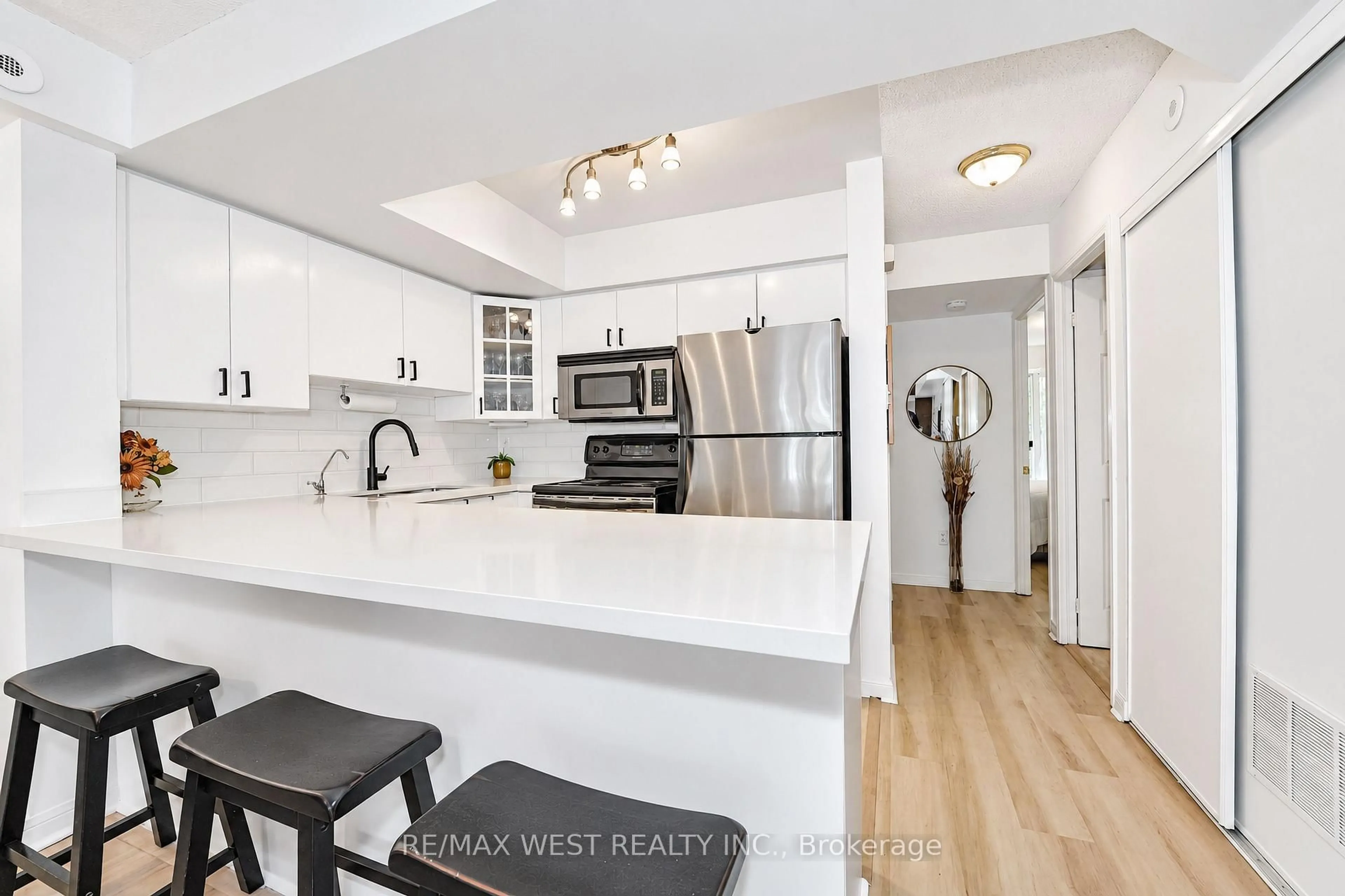 Open concept kitchen, unknown for 65 George Appleton Way #2066, Toronto Ontario M3M 0A2