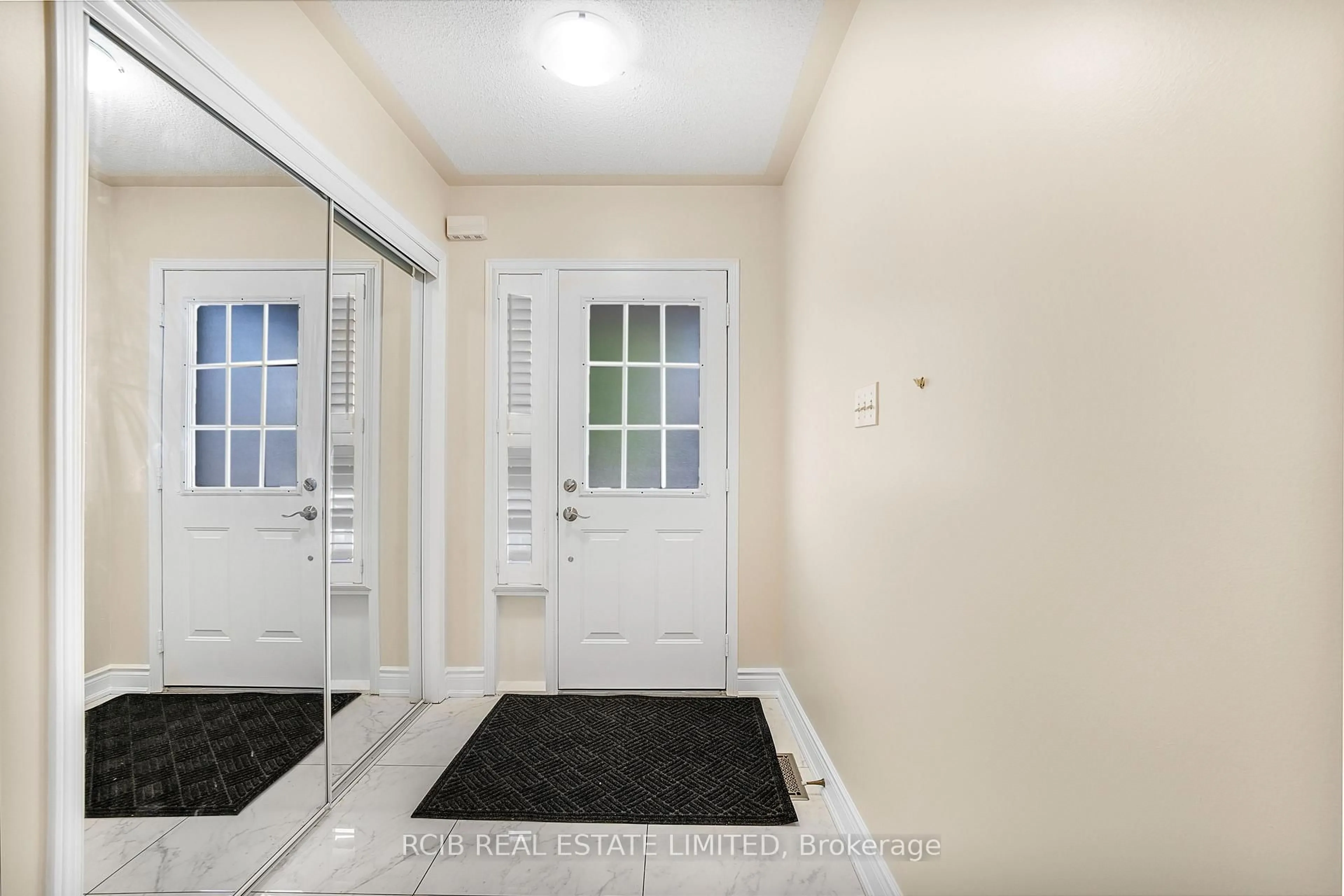 Indoor entryway for 12 Spencer Dr, Brampton Ontario L7A 2A4