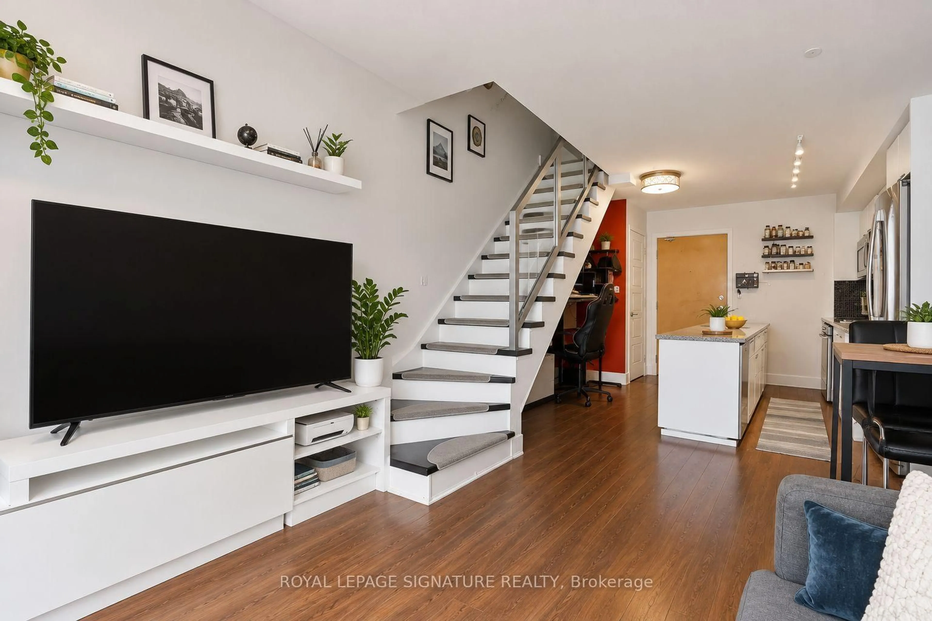 Unknown for 1040 The Queensway #917, Toronto Ontario M8T 0A7