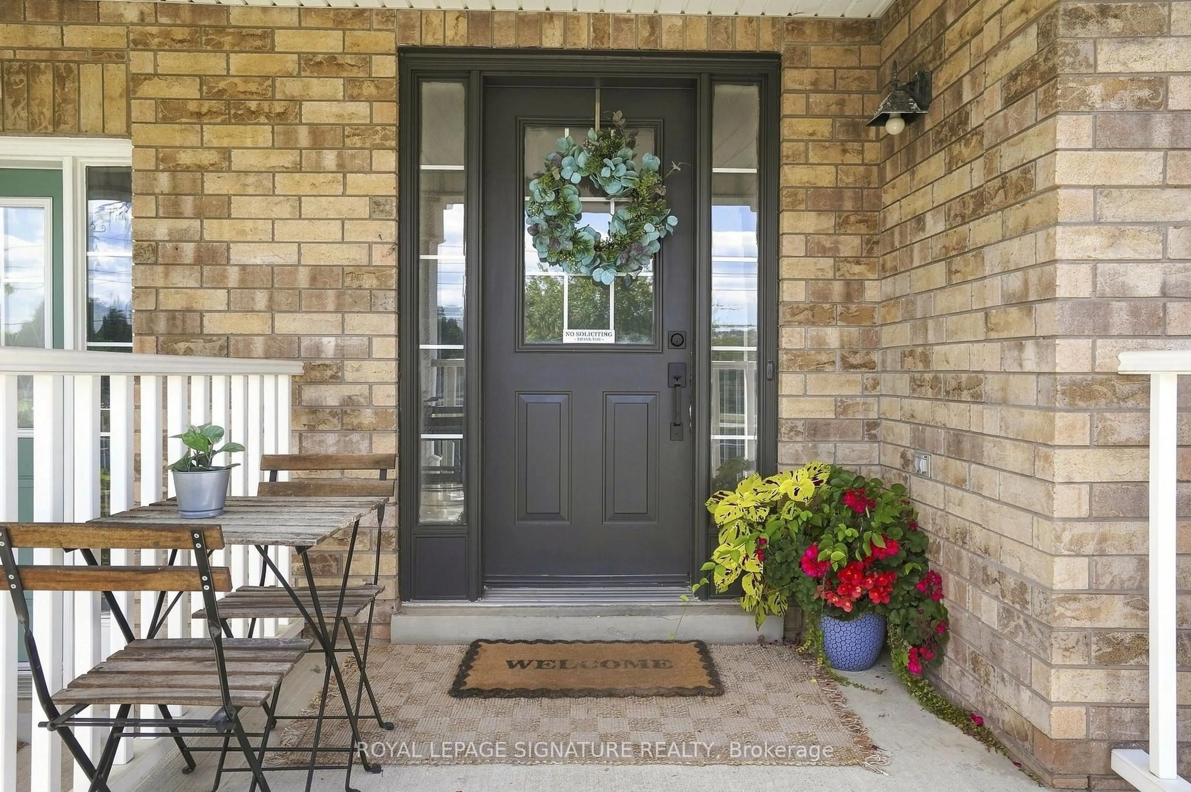 Indoor entryway for 1185 Chapman Cres, Milton Ontario L9T 6G2