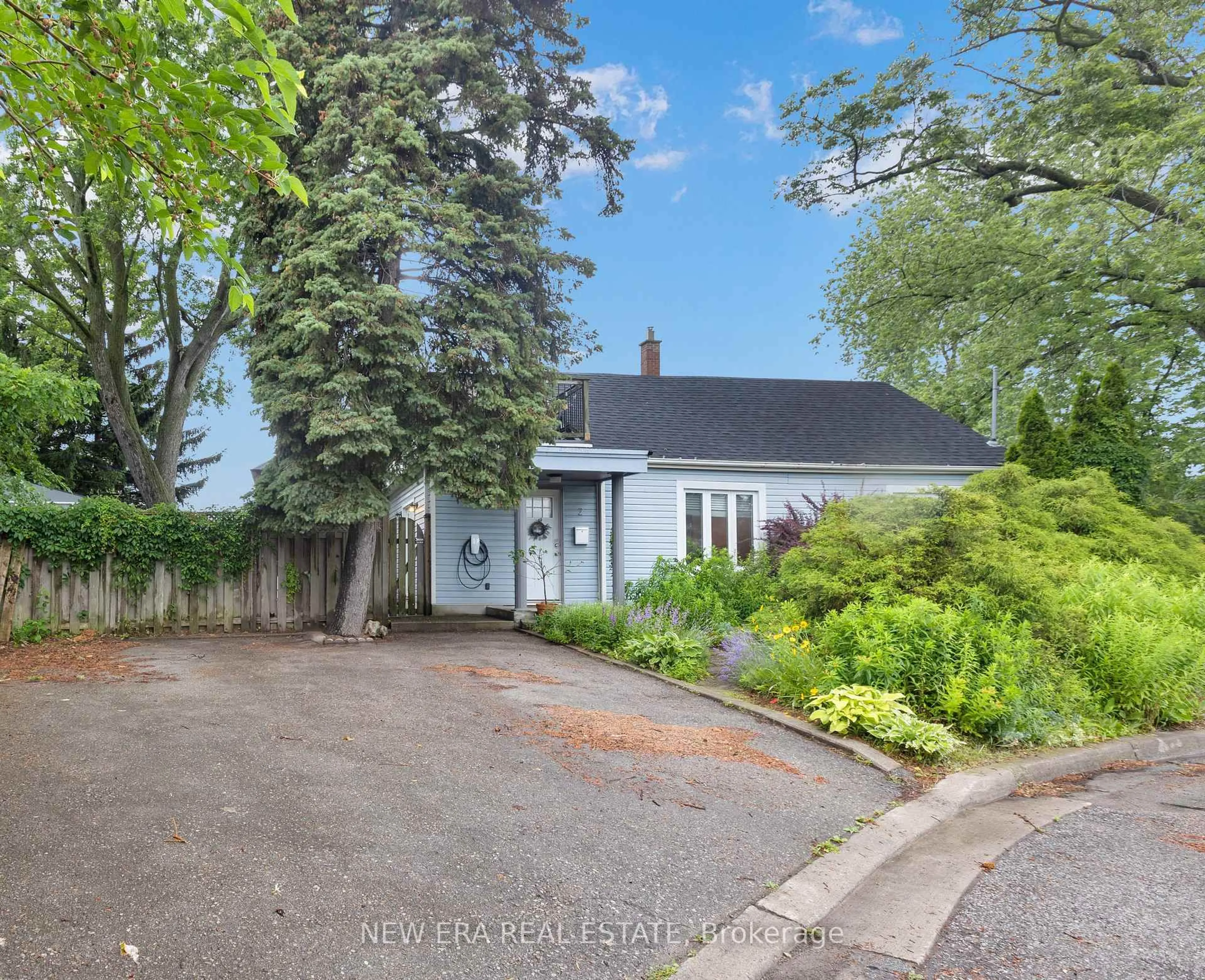 A pic from outside/outdoor area/front of a property/back of a property/a pic from drone, street for 2 Foch Ave, Toronto Ontario M8W 3W8