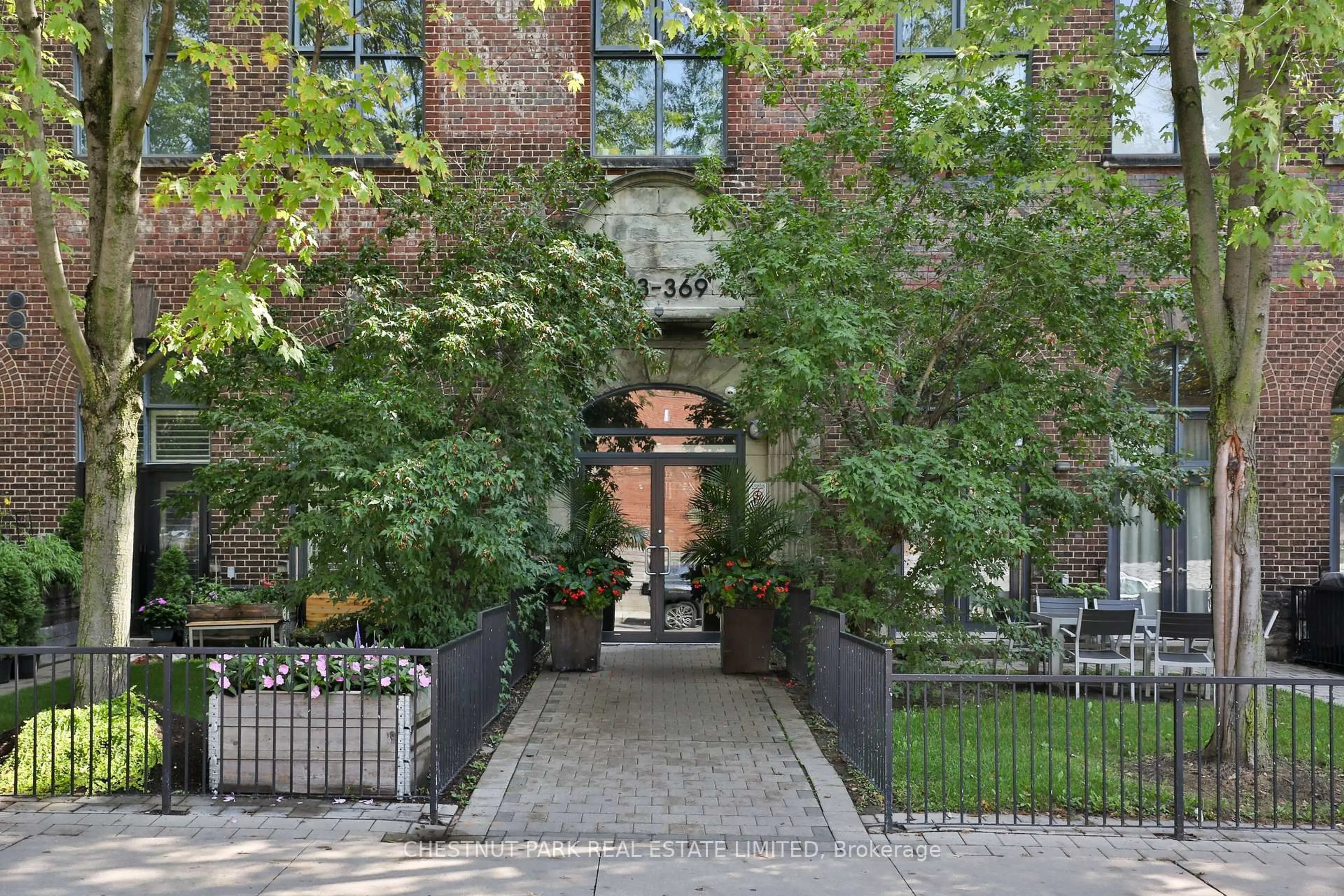 Unknown for 369 Sorauren Ave #414, Toronto Ontario M6R 3C2