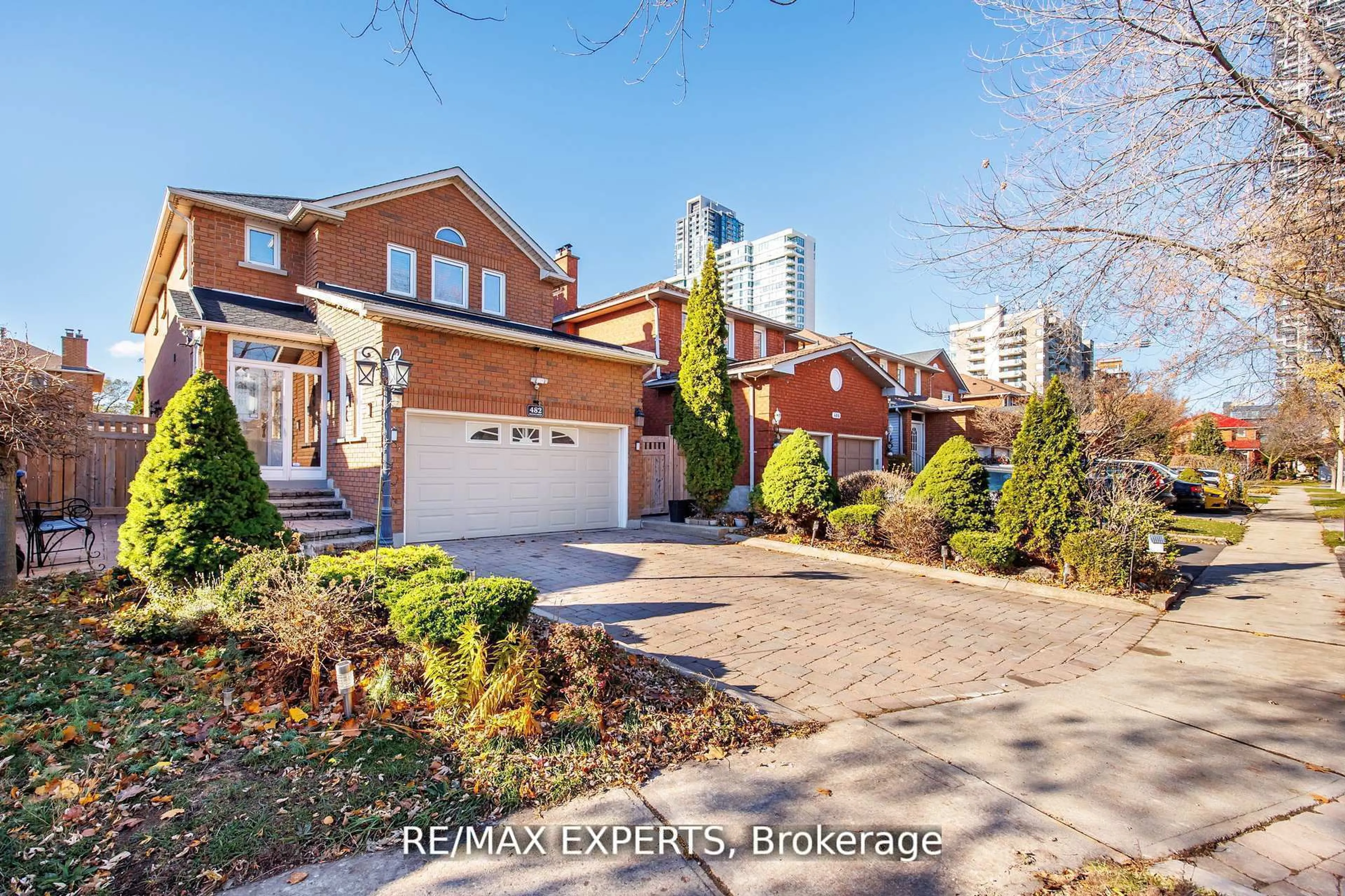 Home with brick exterior material, street for 482 Malaga Rd, Mississauga Ontario L5B 3W2