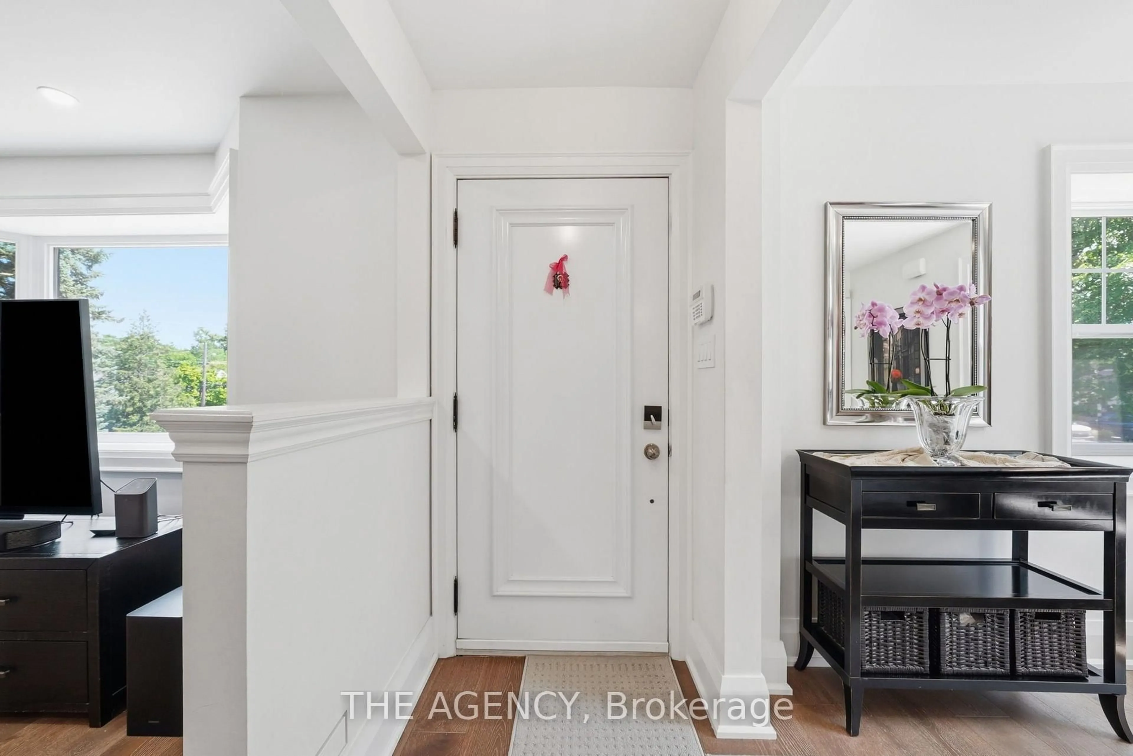 Indoor entryway for 42 Berl Ave, Toronto Ontario M8Y 3C4