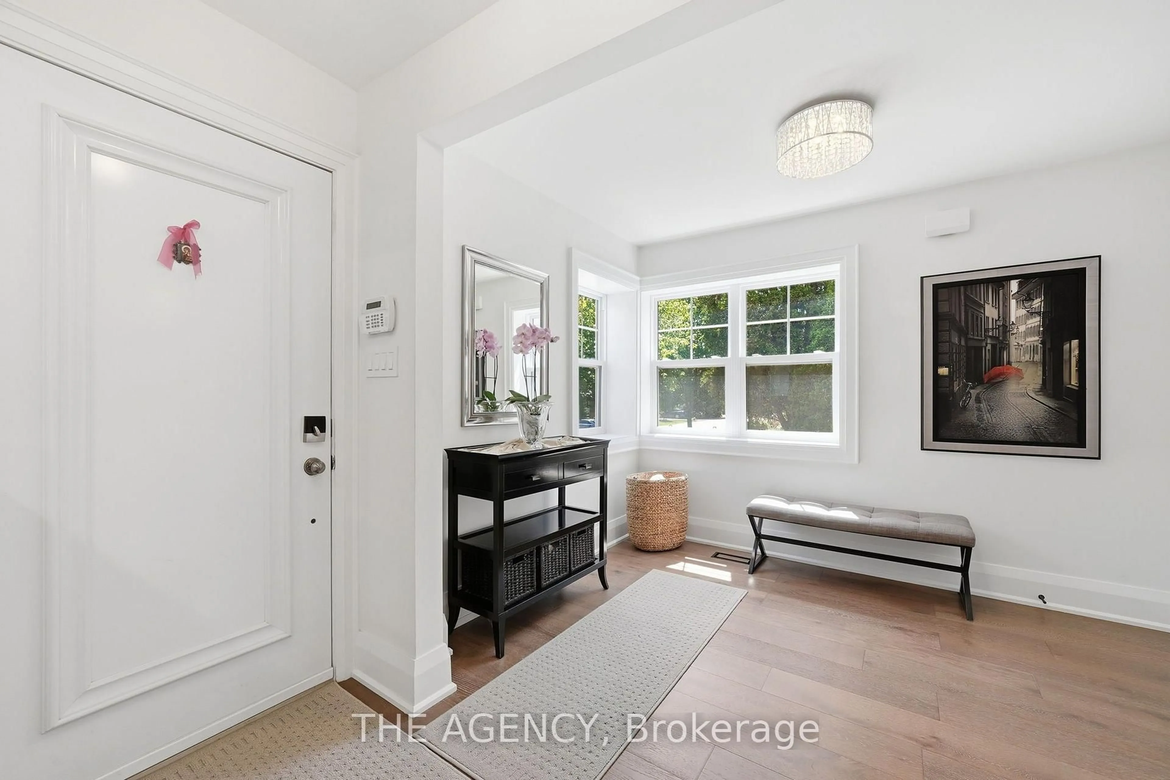 Indoor entryway for 42 Berl Ave, Toronto Ontario M8Y 3C4