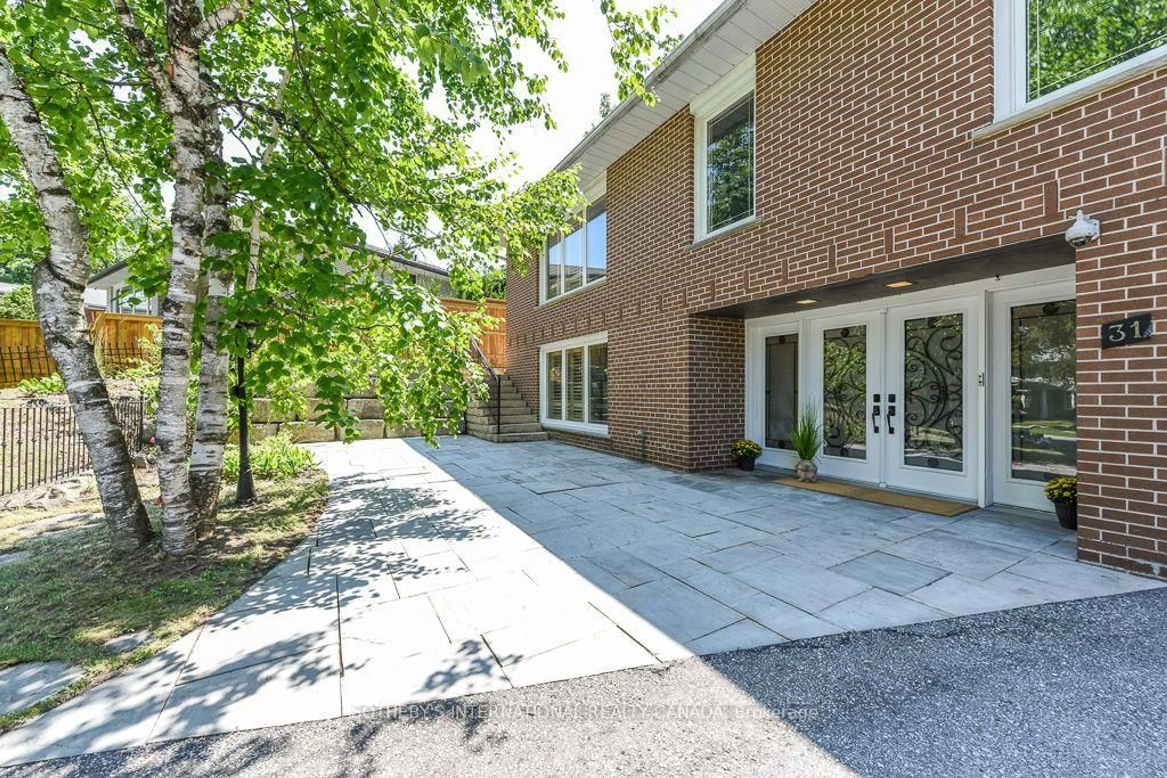 Patio, street for 31 Queensborough Cres, Toronto Ontario M9R 1A1