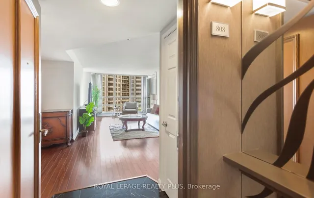 45 Kingsbridge Garden Circ #808, Mississauga 5
