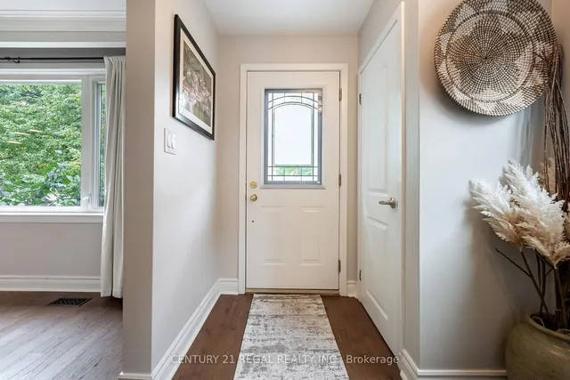 21 Burlingame Rd, Toronto 5
