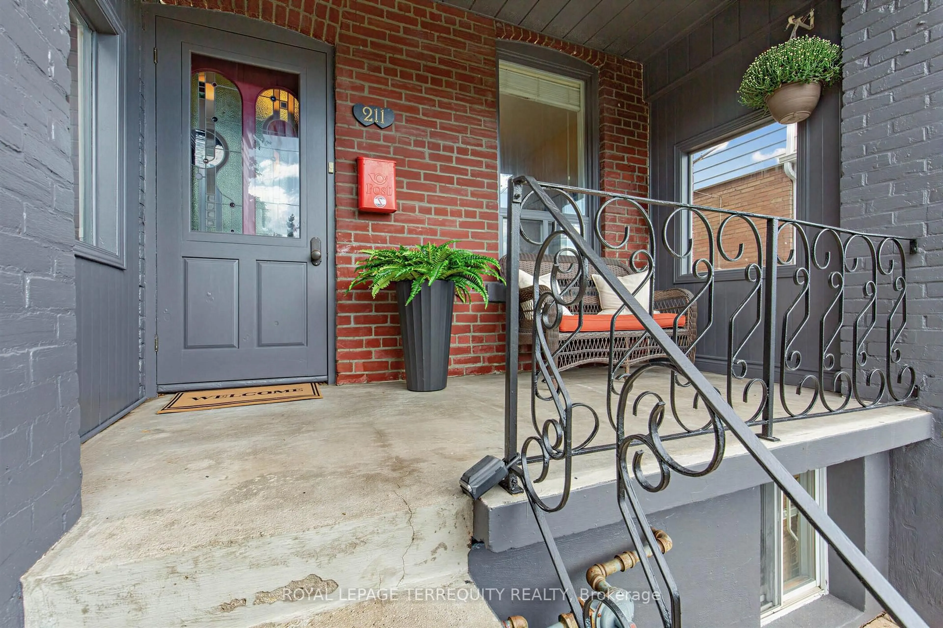 Indoor entryway for 211 Blackthorn Ave, Toronto Ontario M6N 3H7