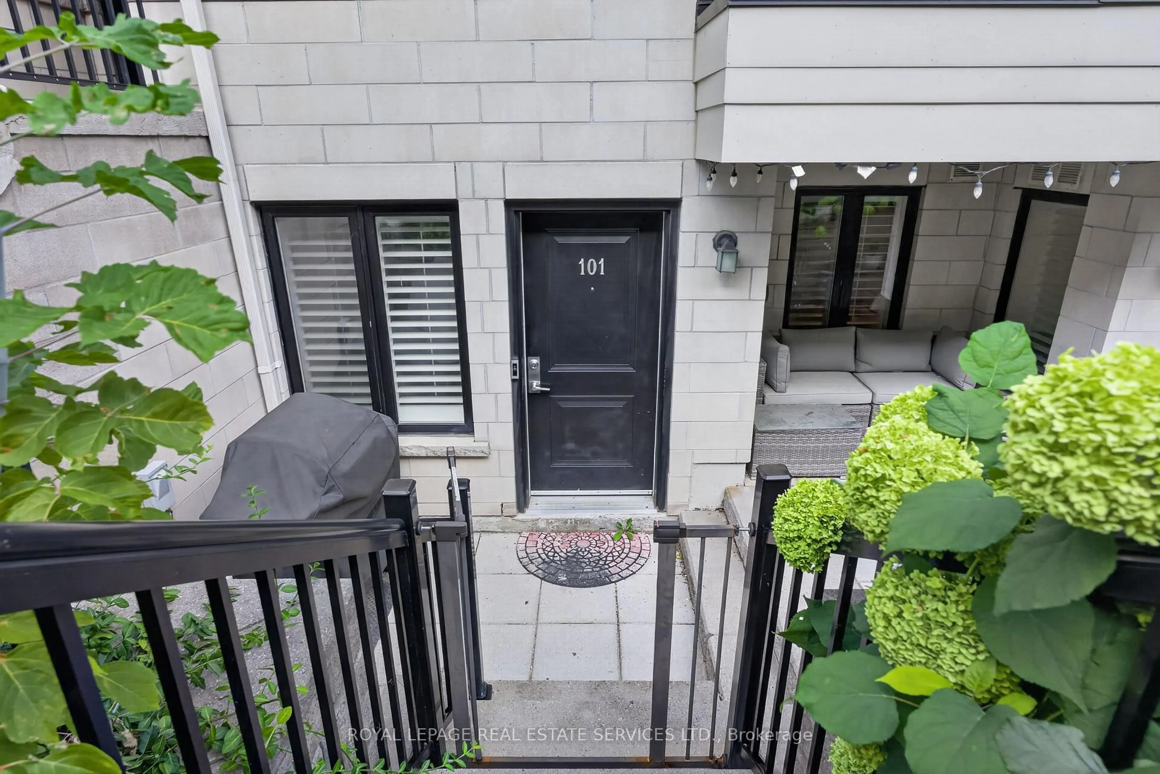 Unknown for 30 Carnation Ave #101, Toronto Ontario M8V 0B8