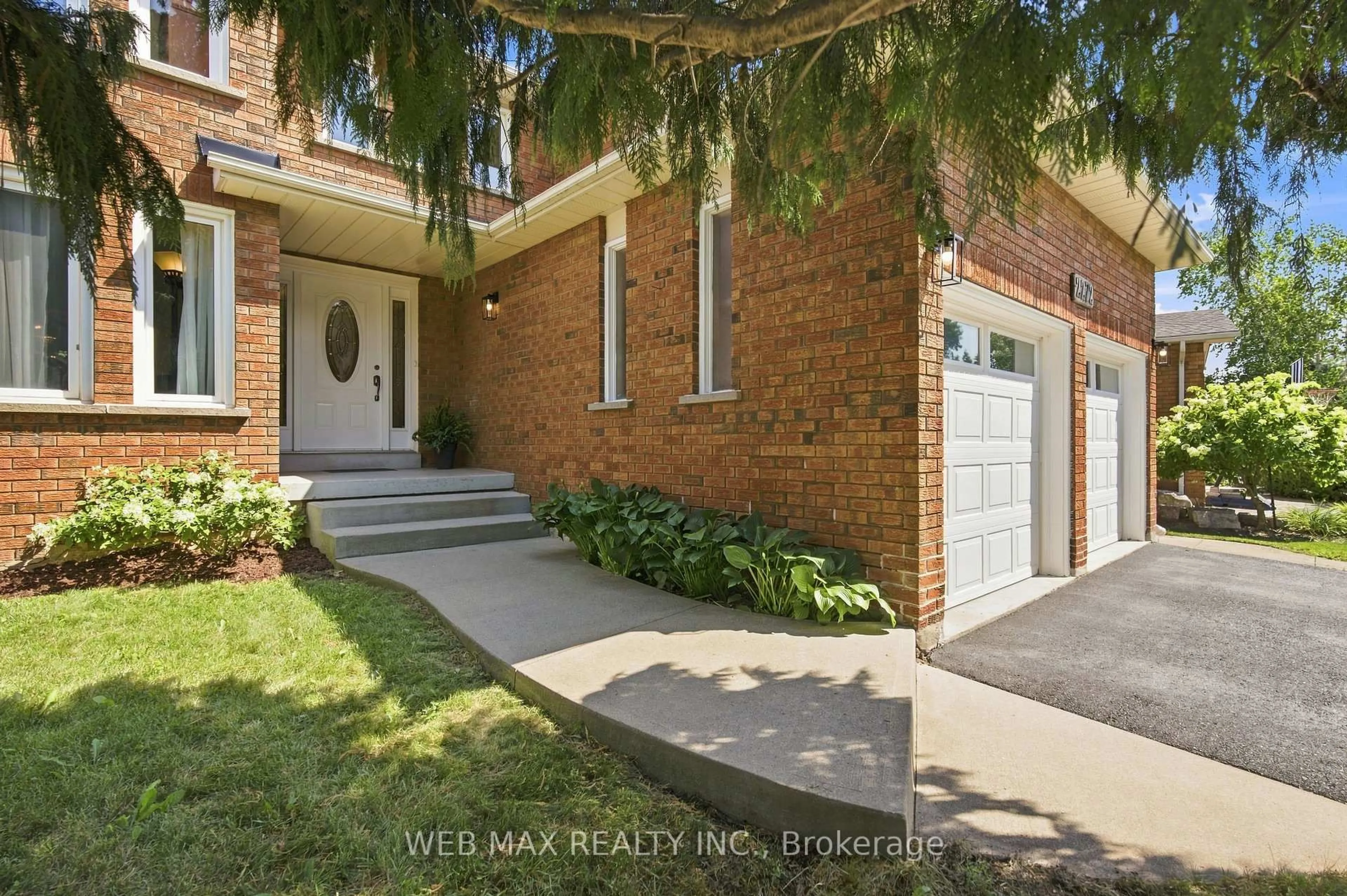 Home with brick exterior material, street for 2272 Shipwright Rd, Oakville Ontario L6M 3B1