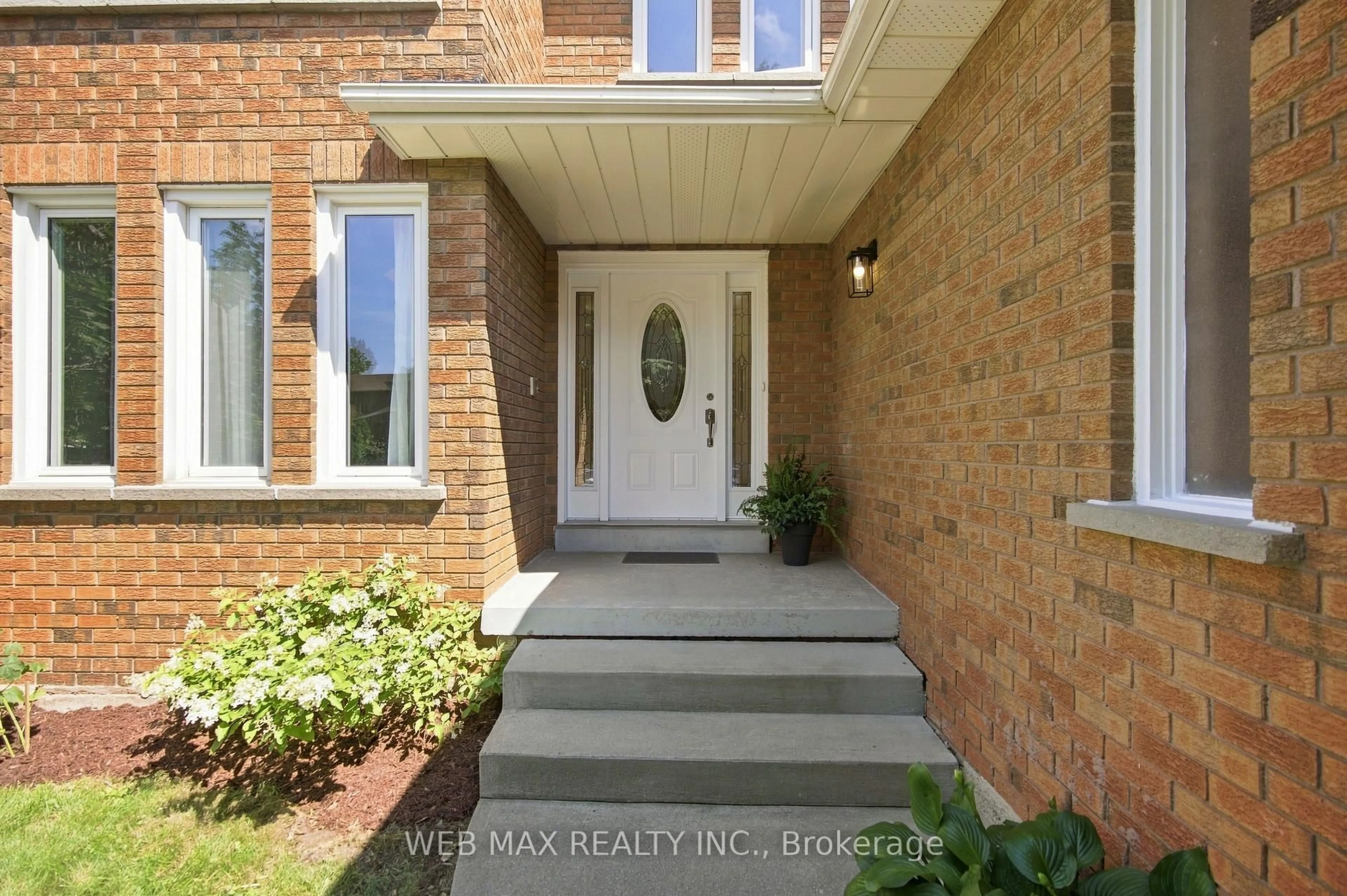 Indoor entryway for 2272 Shipwright Rd, Oakville Ontario L6M 3B1