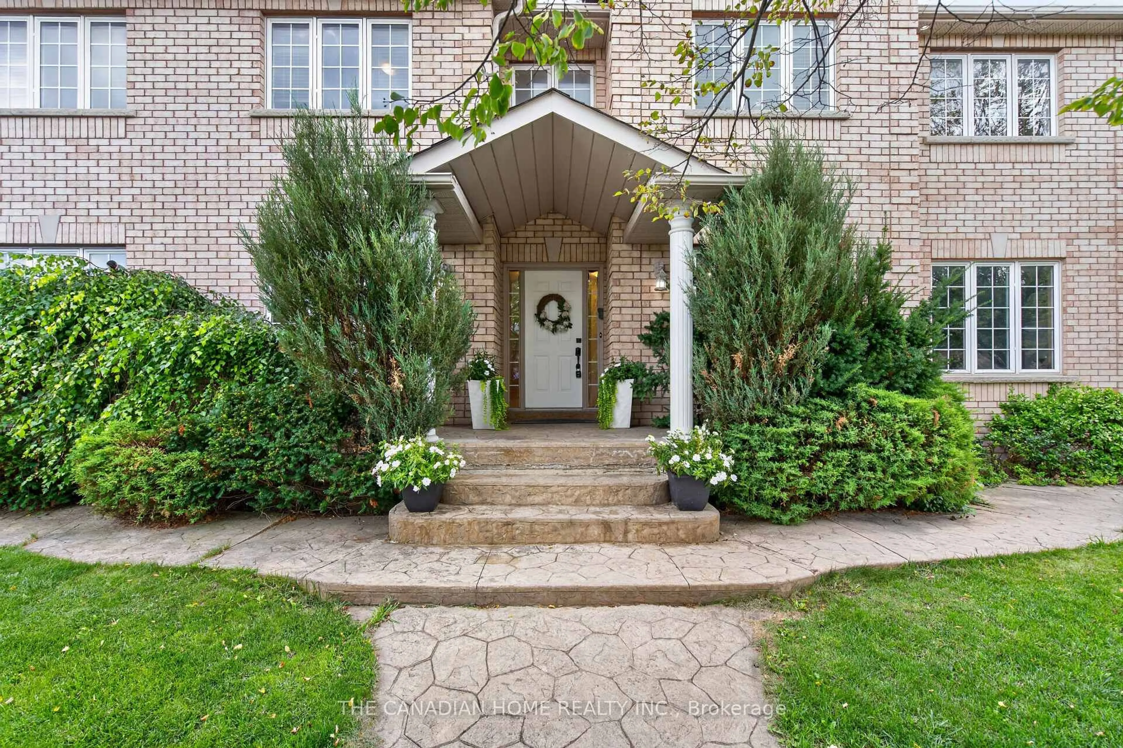 Indoor entryway for 63 Humbershed Cres, Caledon Ontario L7E 2X4