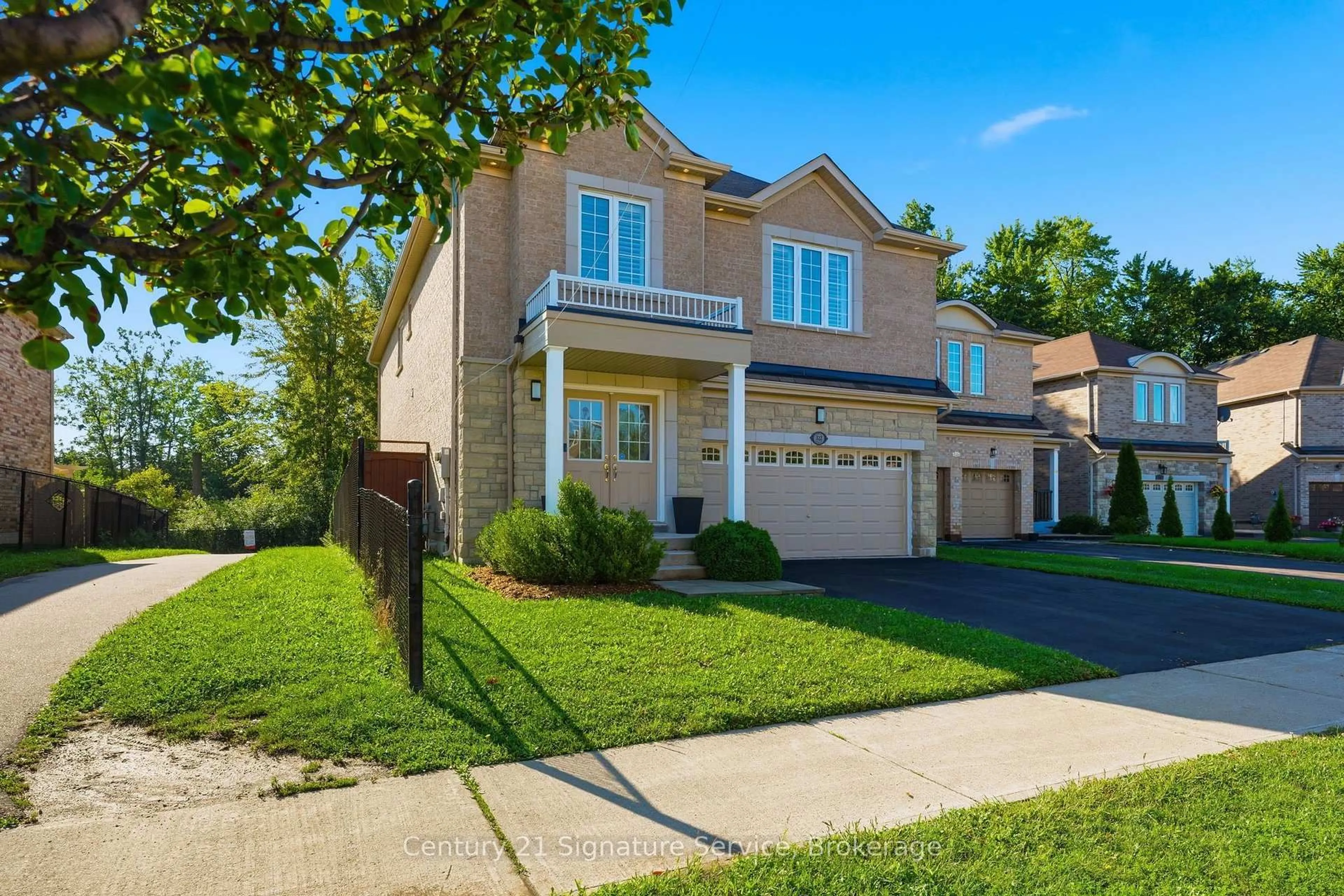 Unknown for 322 Comiskey Cres, Mississauga Ontario L5W 0C5