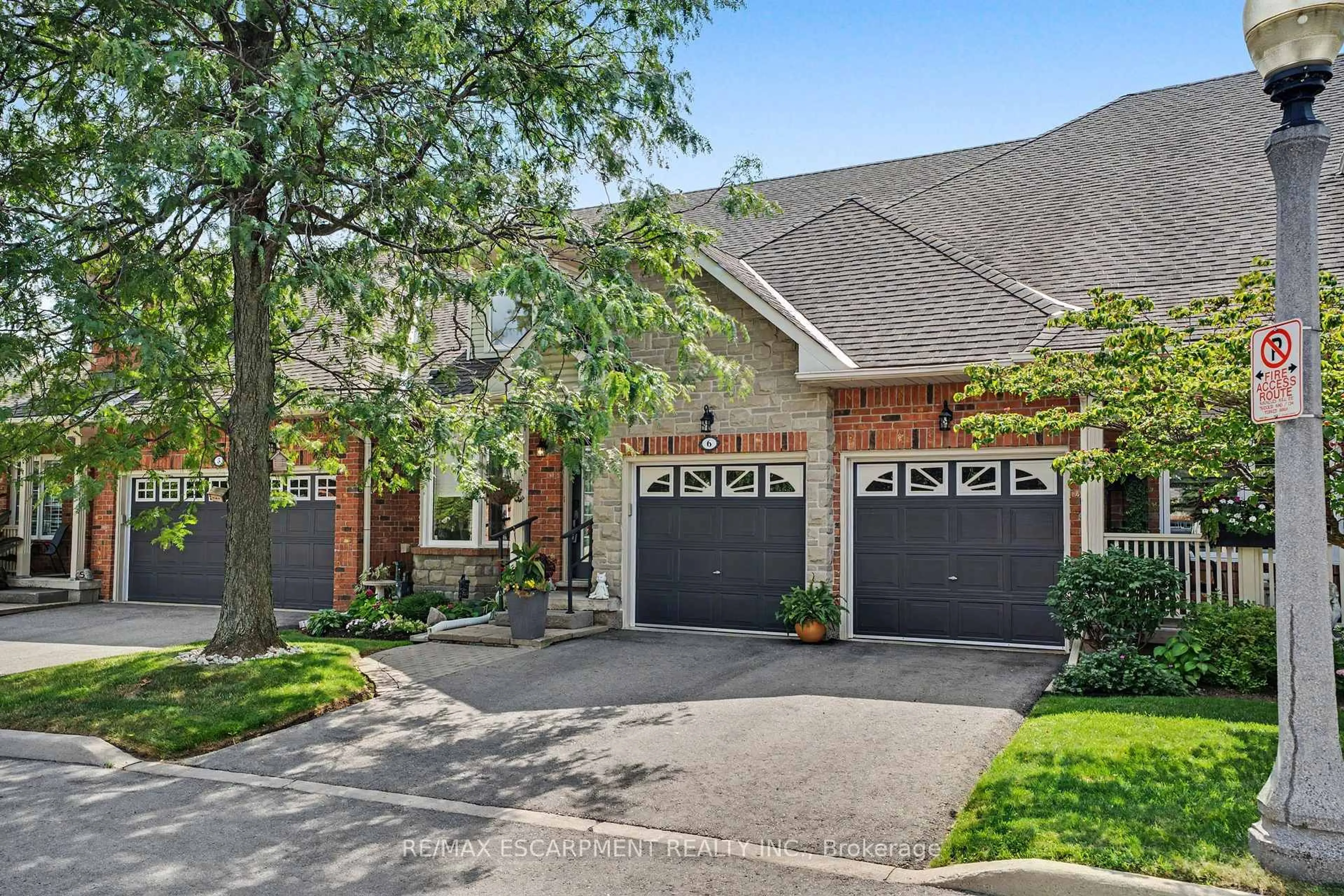 Home with brick exterior material, street for 1275 Stephenson Dr #6, Burlington Ontario L7S 2M2