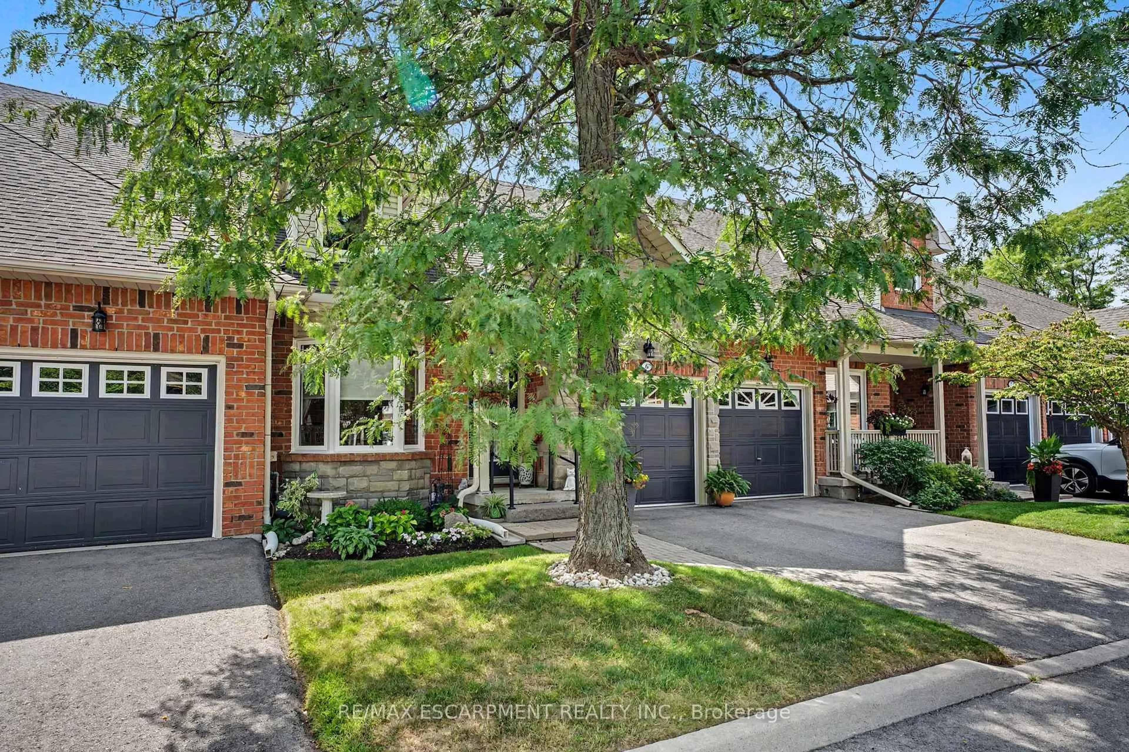 Home with brick exterior material, street for 1275 Stephenson Dr #6, Burlington Ontario L7S 2M2
