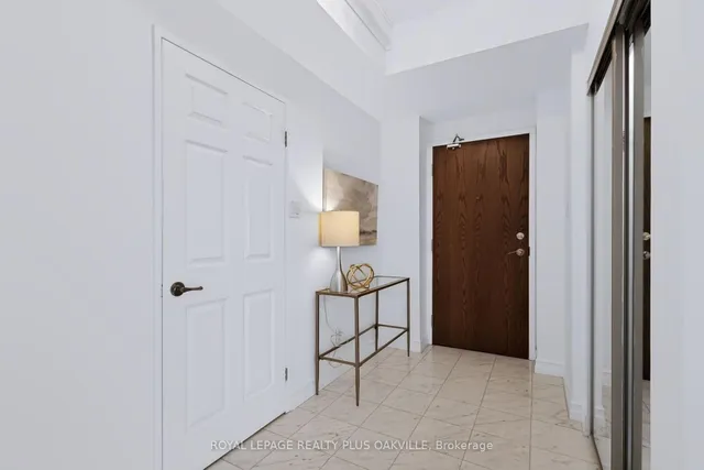 2511 Lakeshore Rd #712, Oakville 5