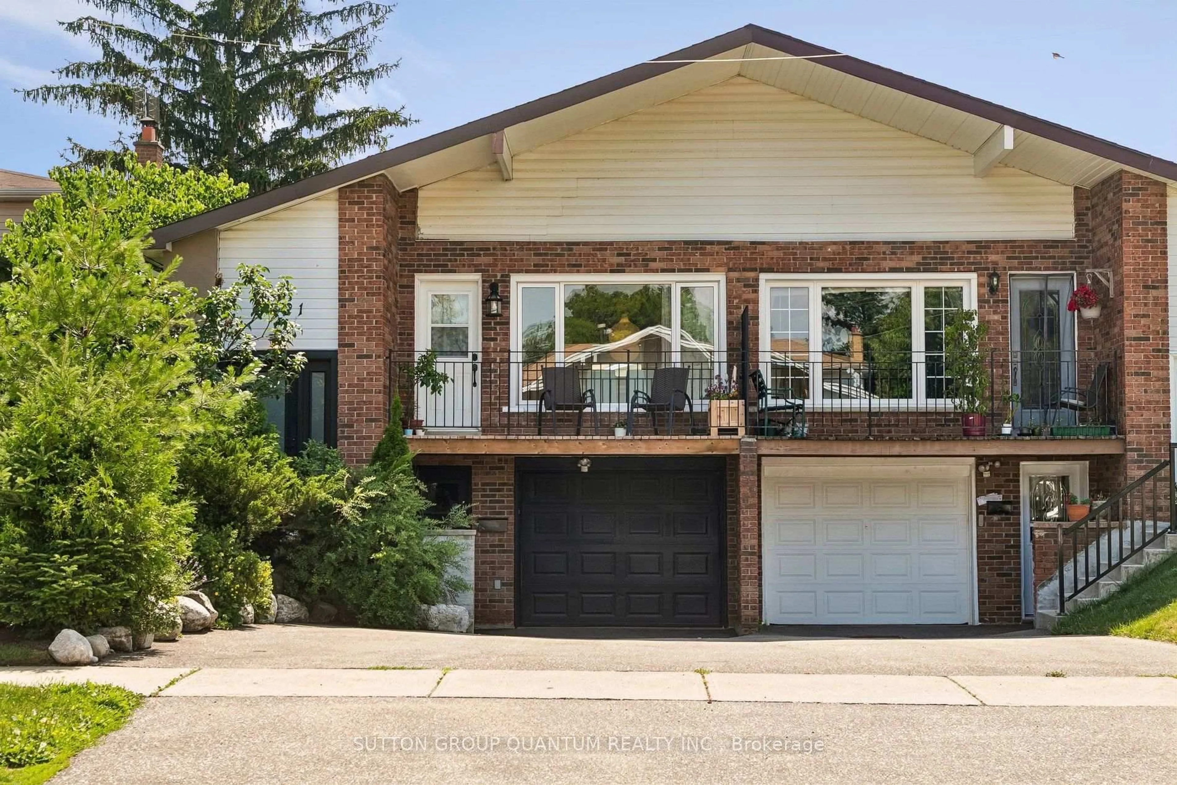Home with brick exterior material, street for 2621 Windjammer Rd, Mississauga Ontario L5L 1H7