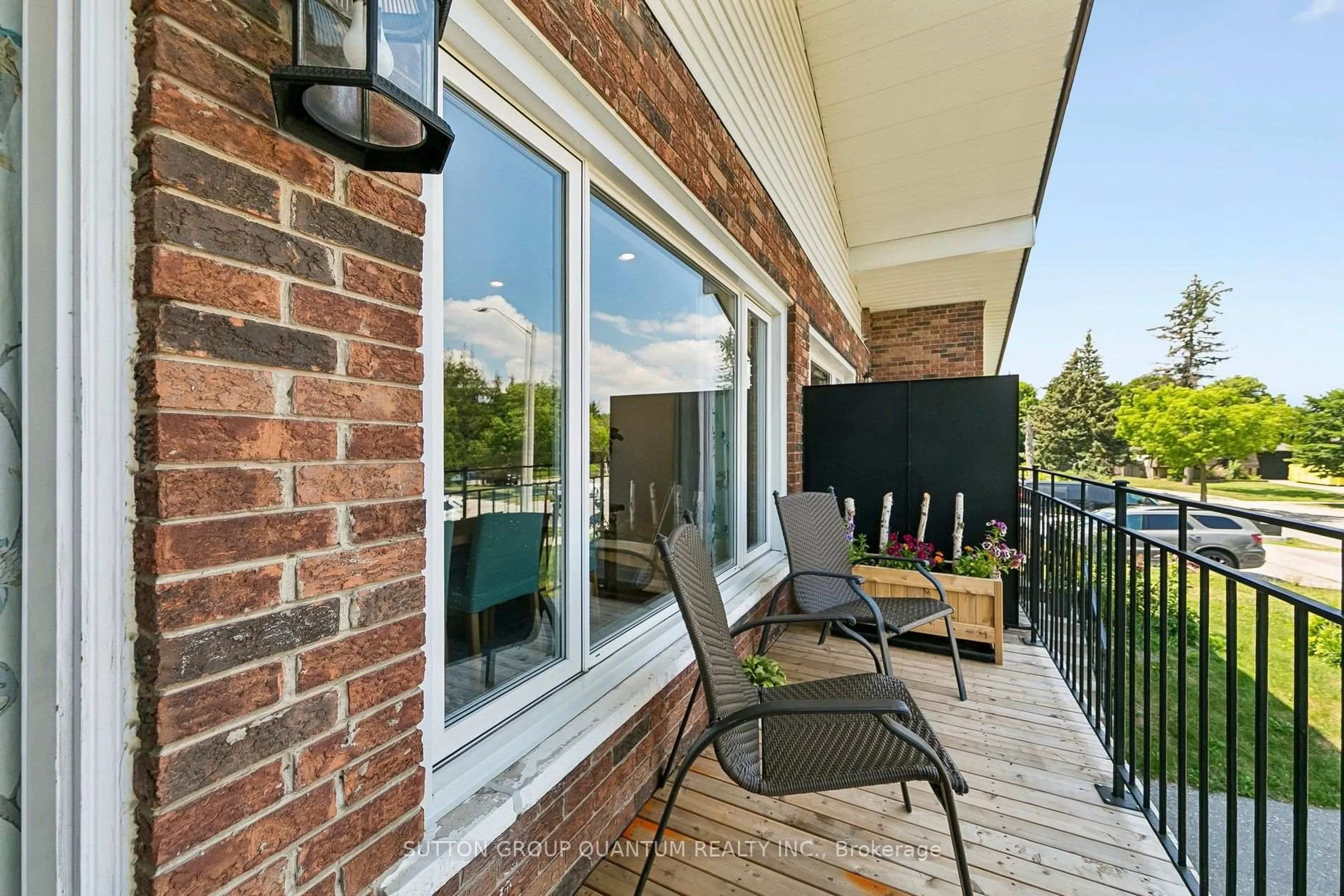 Patio, unknown for 2621 Windjammer Rd, Mississauga Ontario L5L 1H7