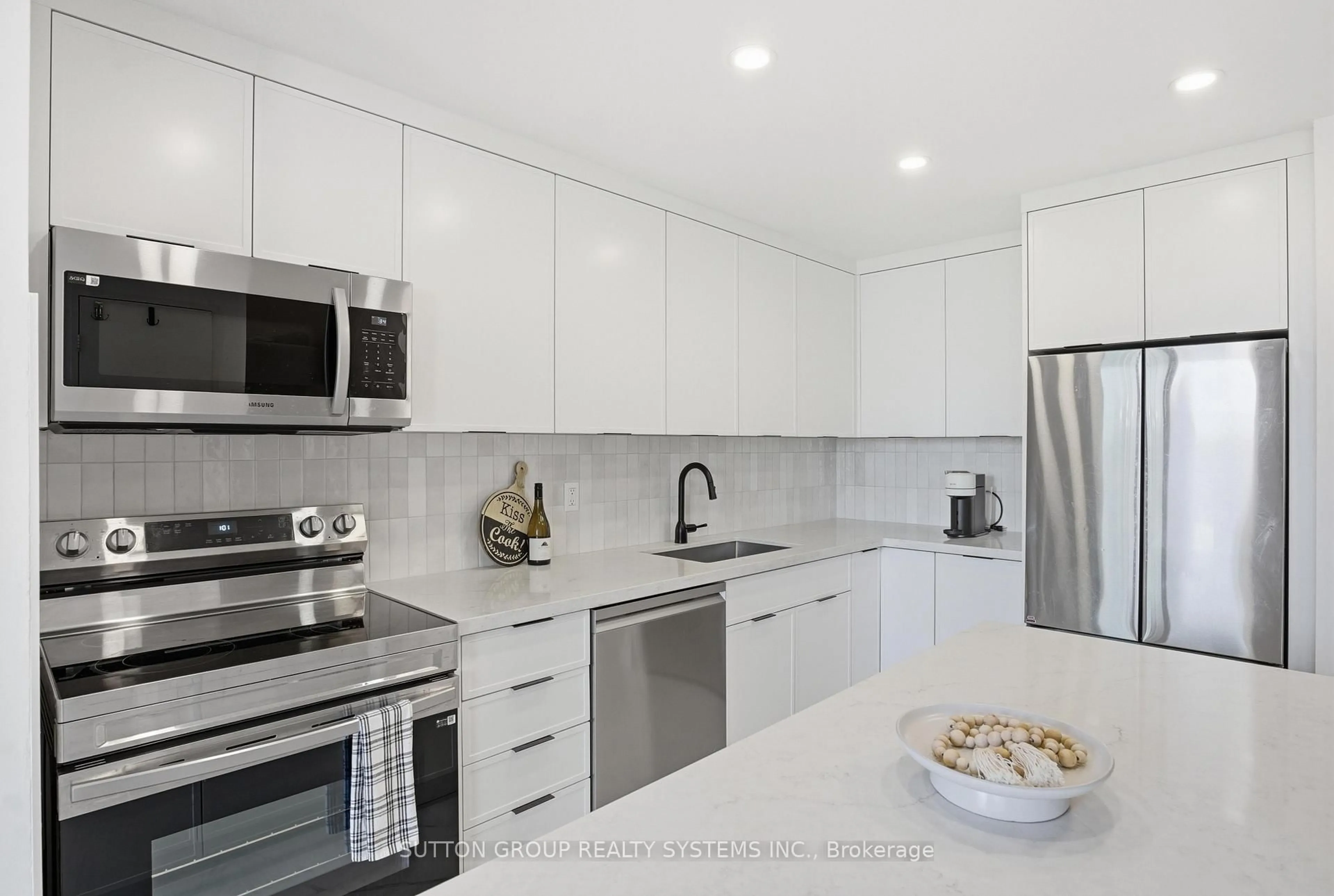 Standard kitchen, unknown for 60 Southport St #304, Toronto Ontario M6S 3N4