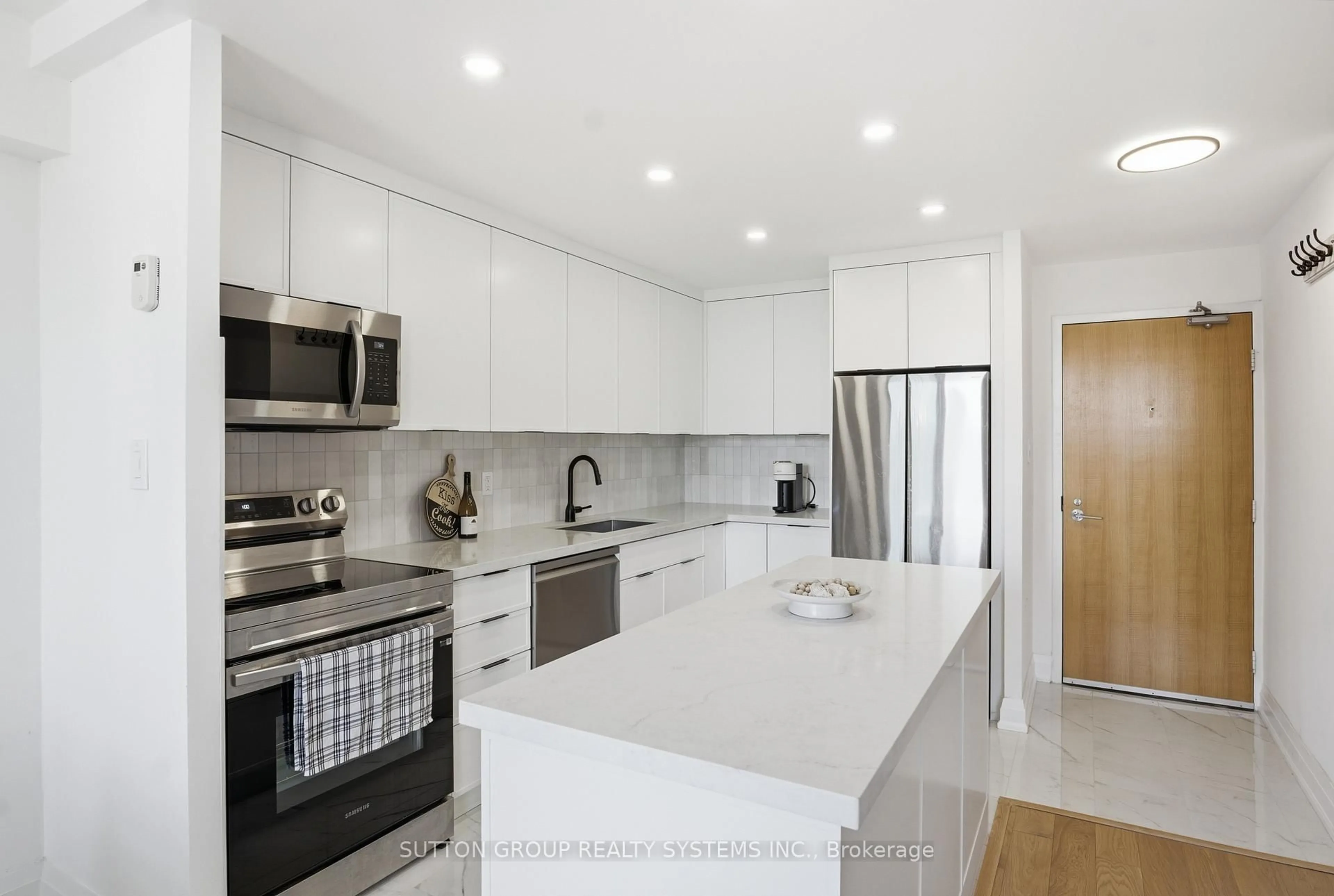 Unknown for 60 Southport St #304, Toronto Ontario M6S 3N4