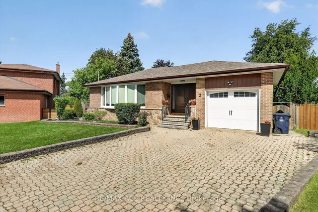 3 Pipestone Pl, Toronto 5