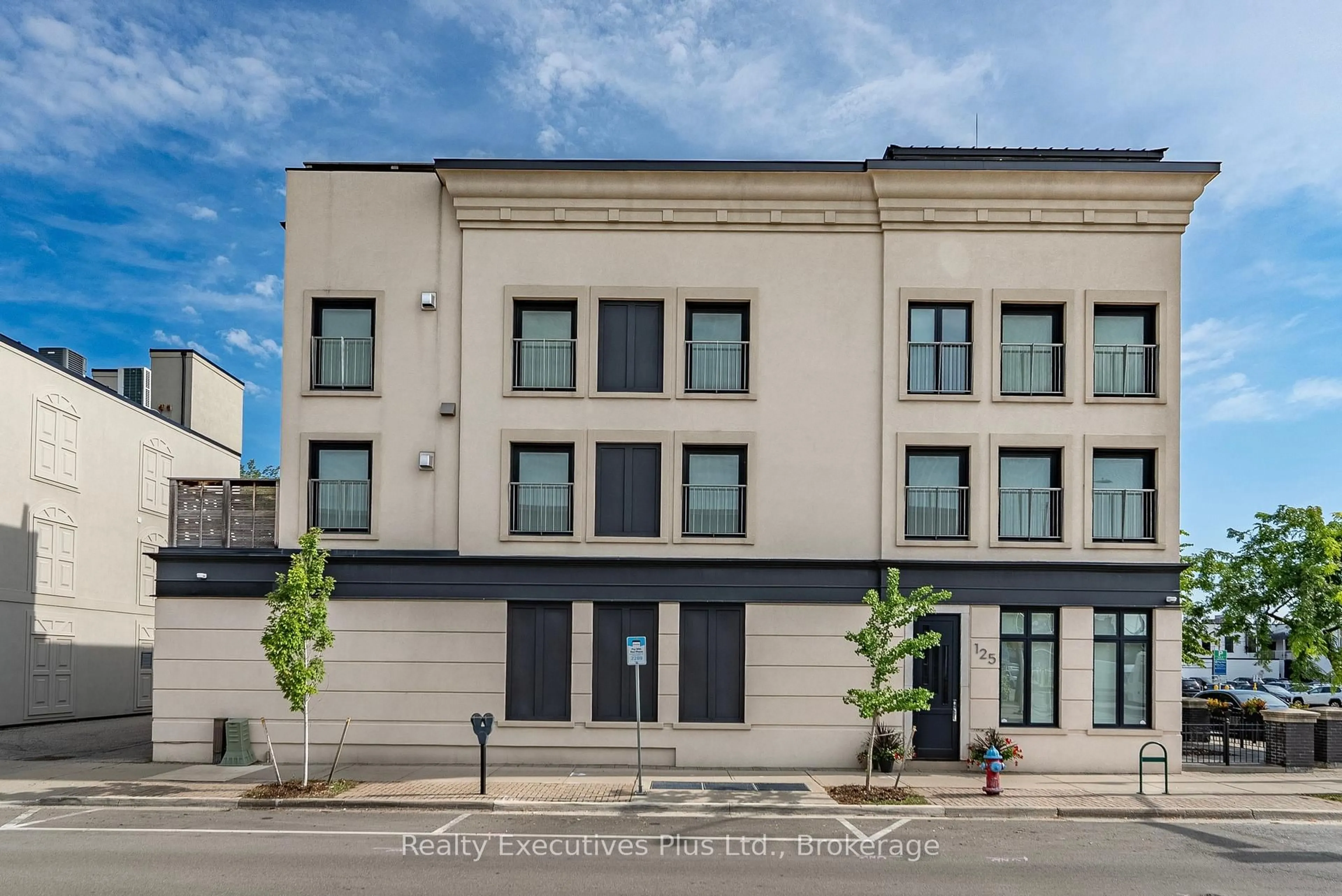 Unknown for 125 George St, Oakville Ontario L6J 3B9