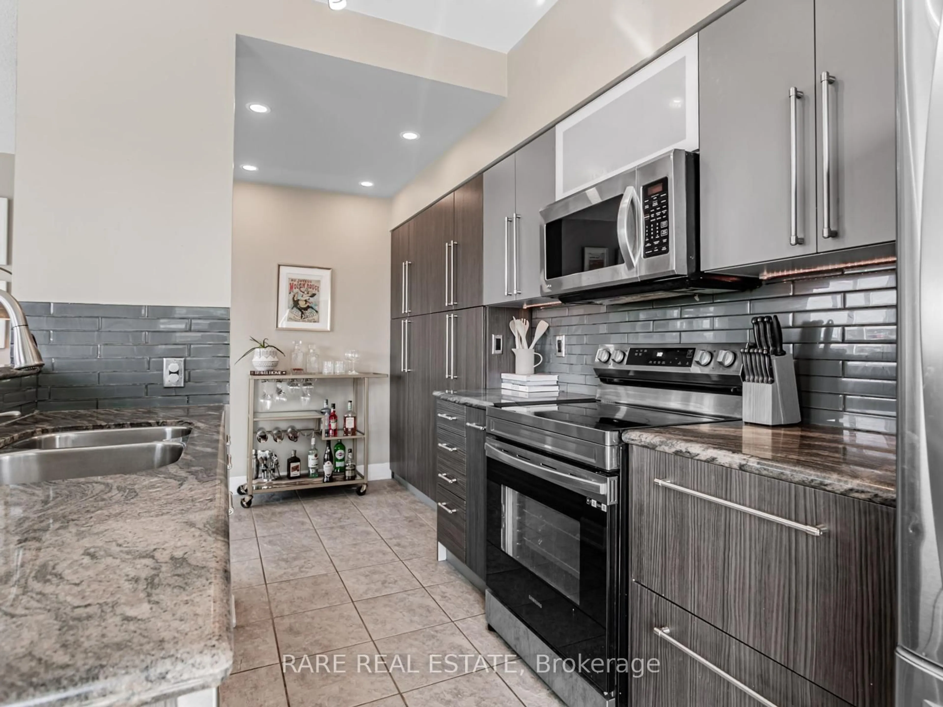 Unknown for 2119 Lake Shore Blvd #703, Toronto Ontario M8V 4E8