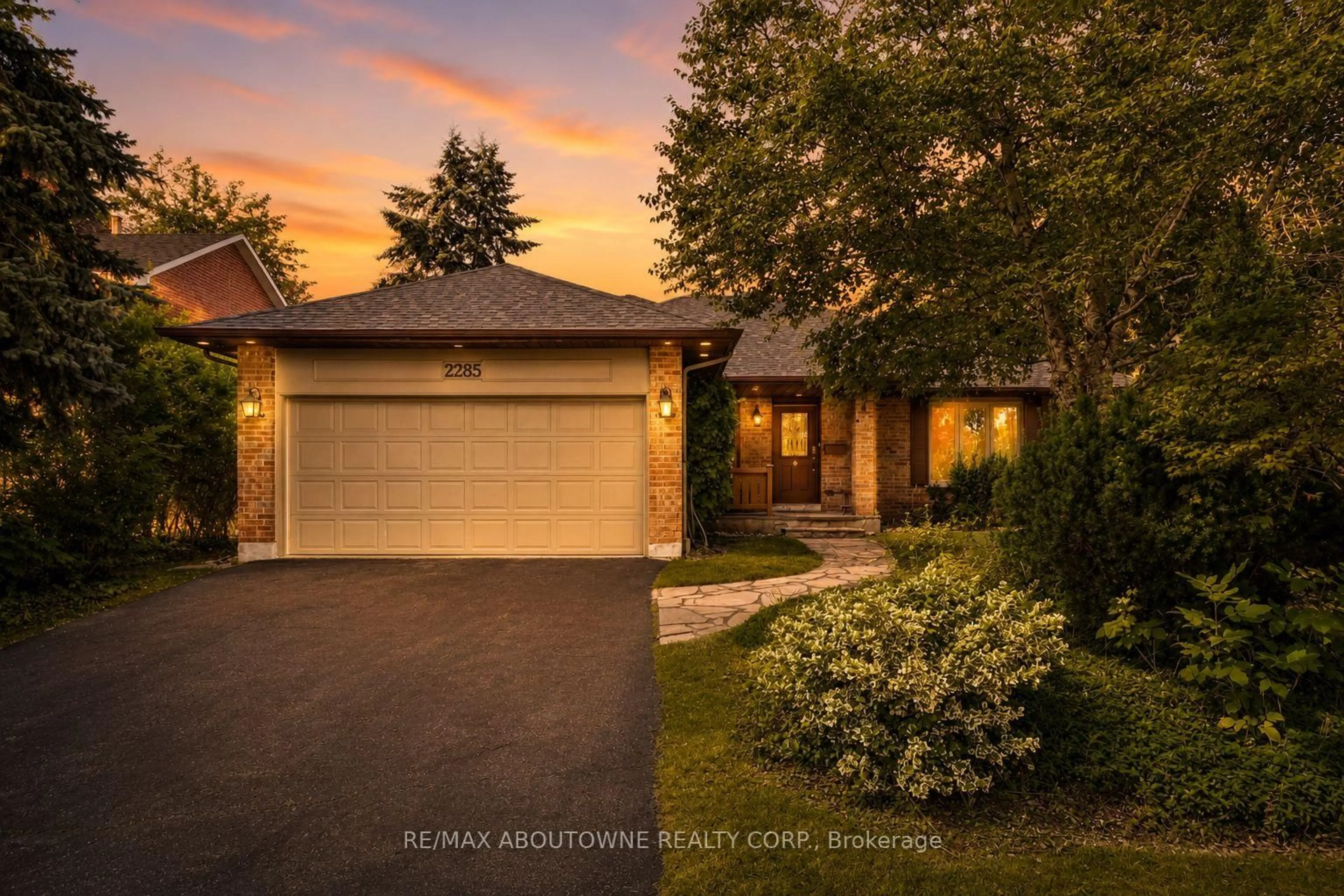 Unknown for 2285 Dunedin Rd, Oakville Ontario L6J 5V4