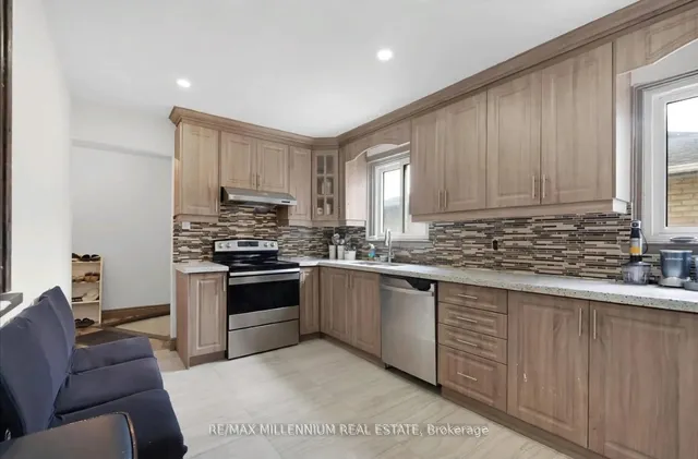 26 Talbot St, Brampton 4