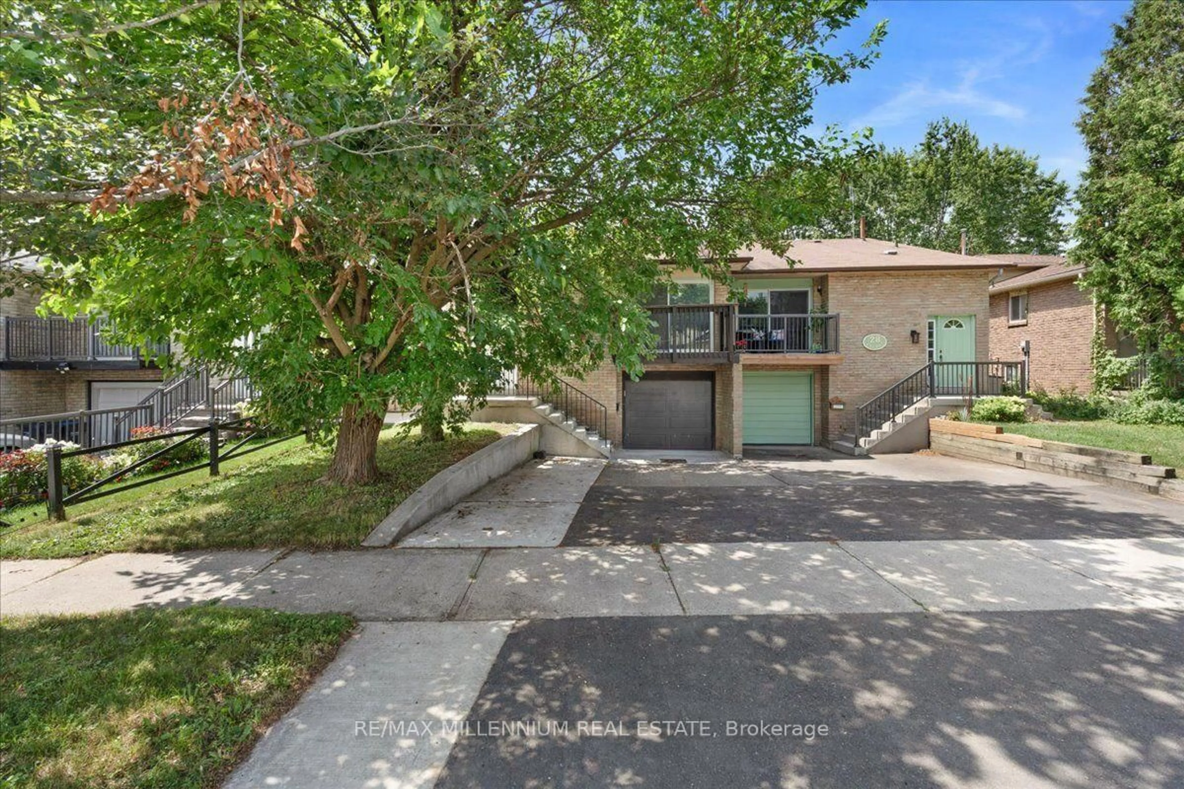 A pic from outside/outdoor area/front of a property/back of a property/a pic from drone, street for 26 Talbot St, Brampton Ontario L6X 2P5
