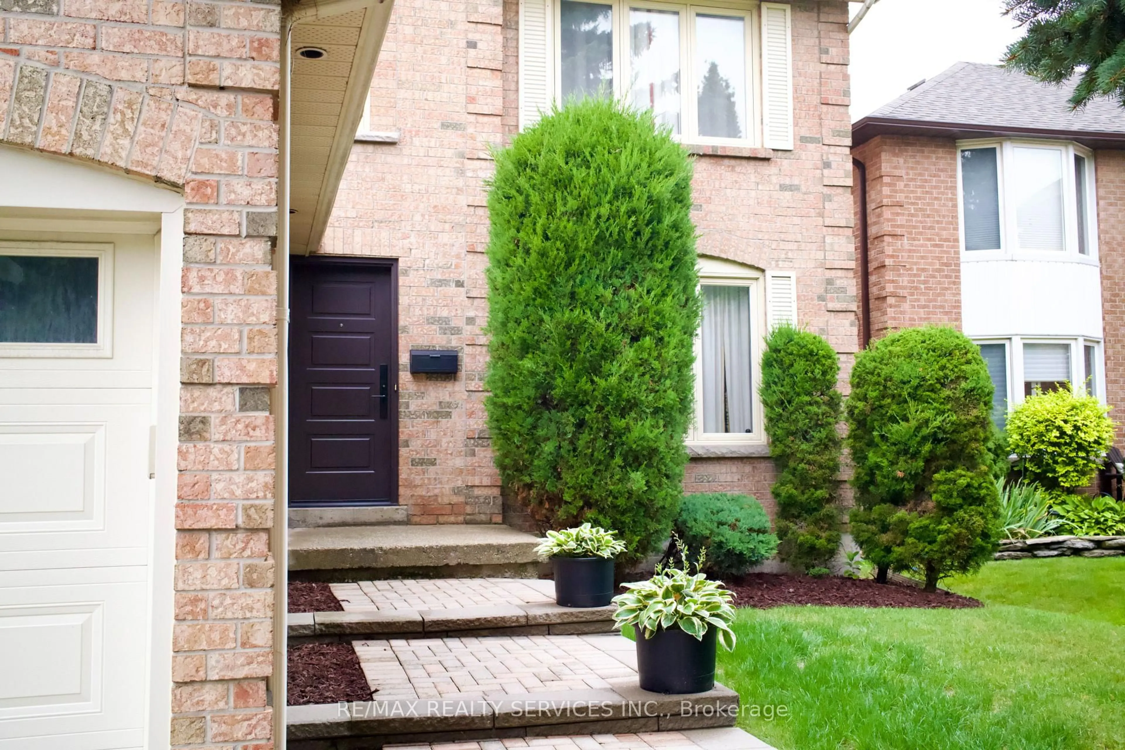 Home with brick exterior material, street for 3975 Seebring Cres, Mississauga Ontario L5L 3Y1