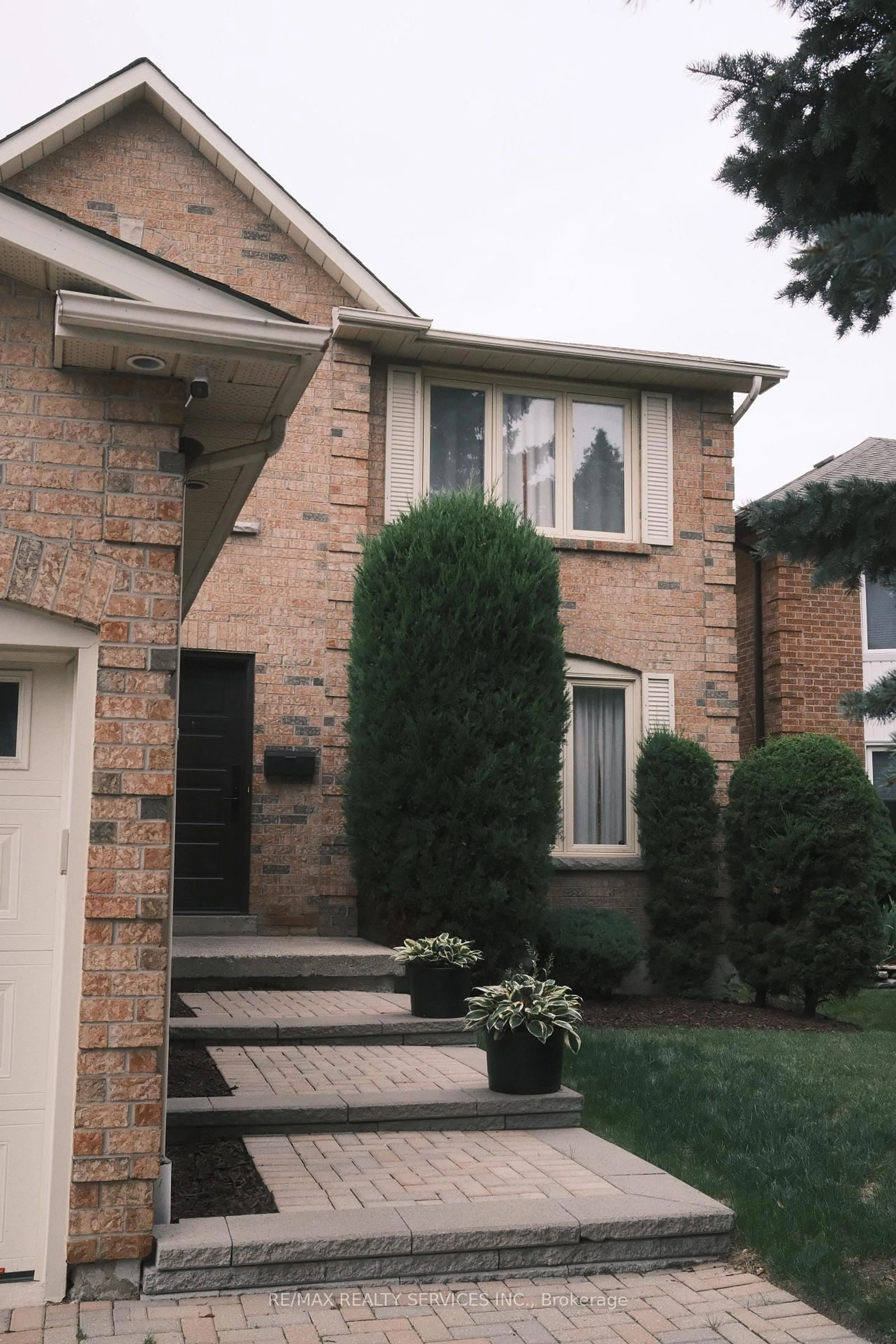 Home with brick exterior material, street for 3975 Seebring Cres, Mississauga Ontario L5L 3Y1