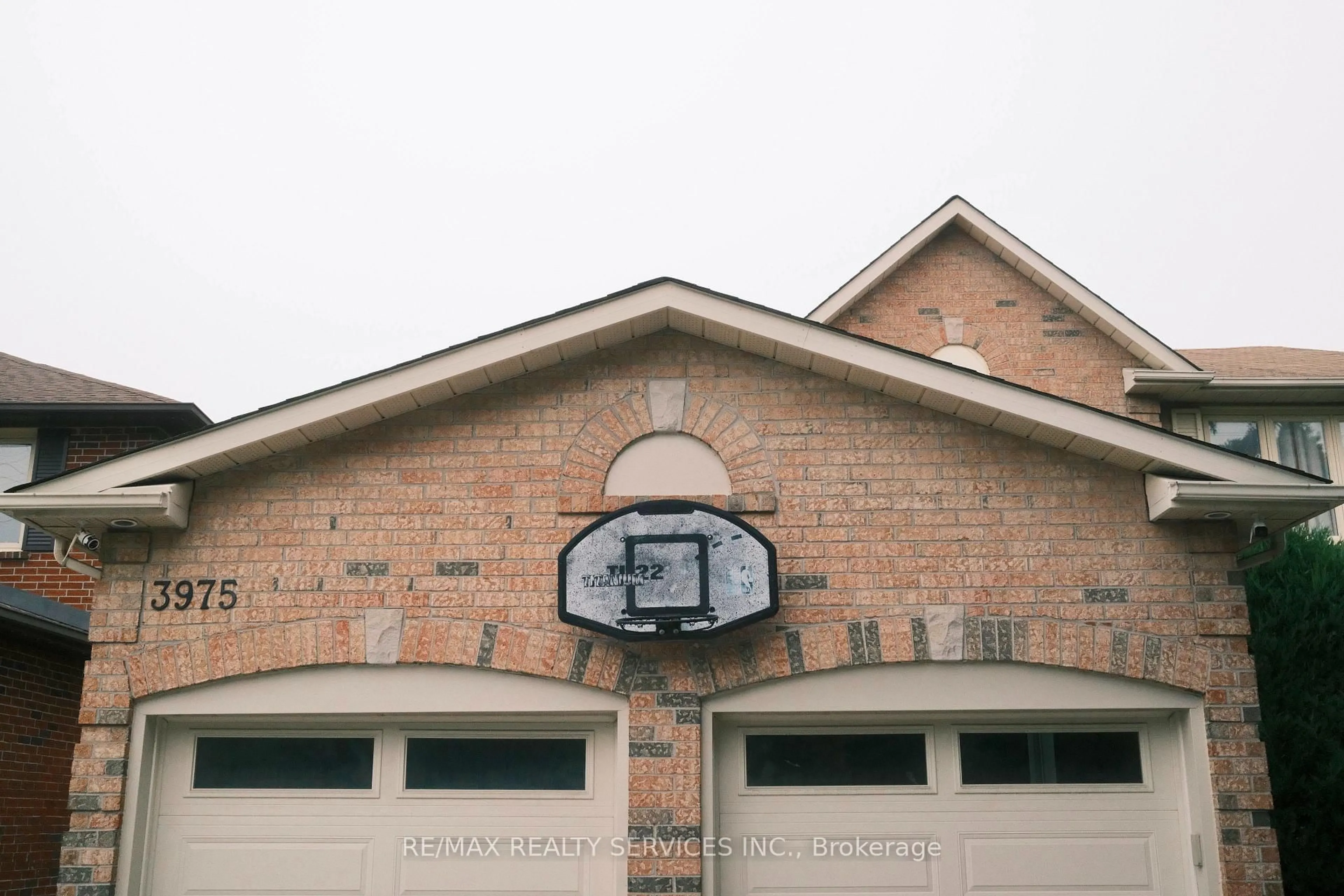 Home with brick exterior material, street for 3975 Seebring Cres, Mississauga Ontario L5L 3Y1