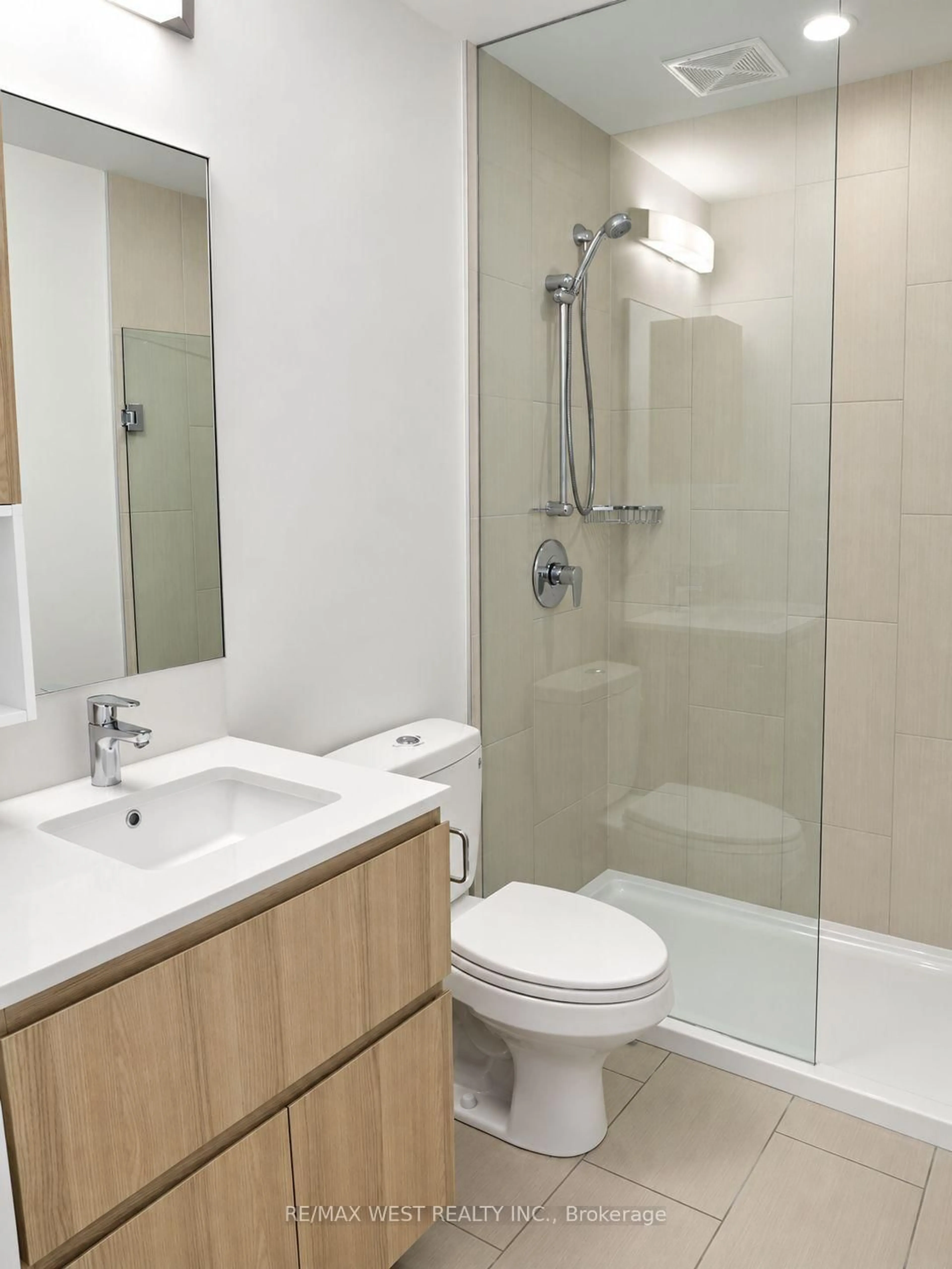 Standard bathroom, unknown for 36 Park Lawn Rd #2107, Toronto Ontario M8V 0E5