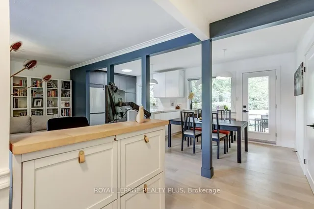 5322 Windermere Dr, Burlington 5