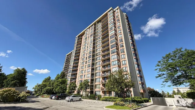 20 Cherrytree Dr #1107, Brampton 3