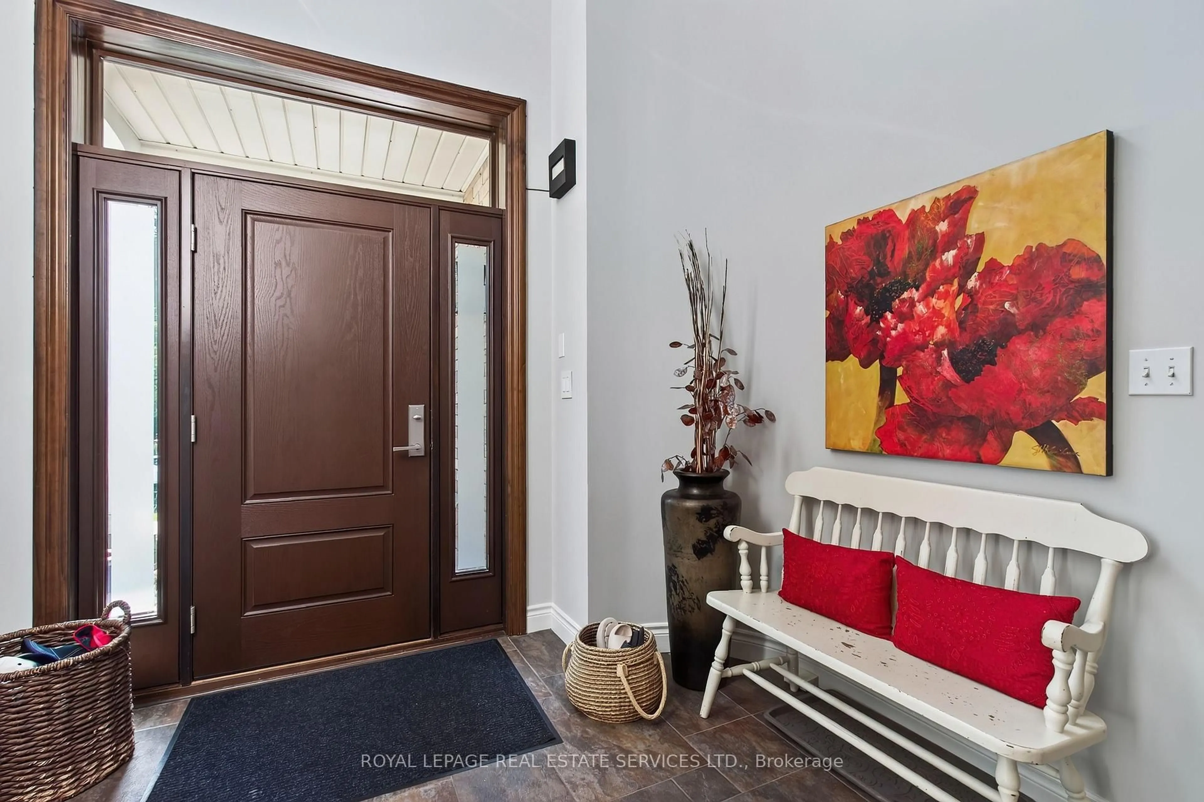 Indoor entryway for 2329 Glenfield Rd, Oakville Ontario L6M 3V1