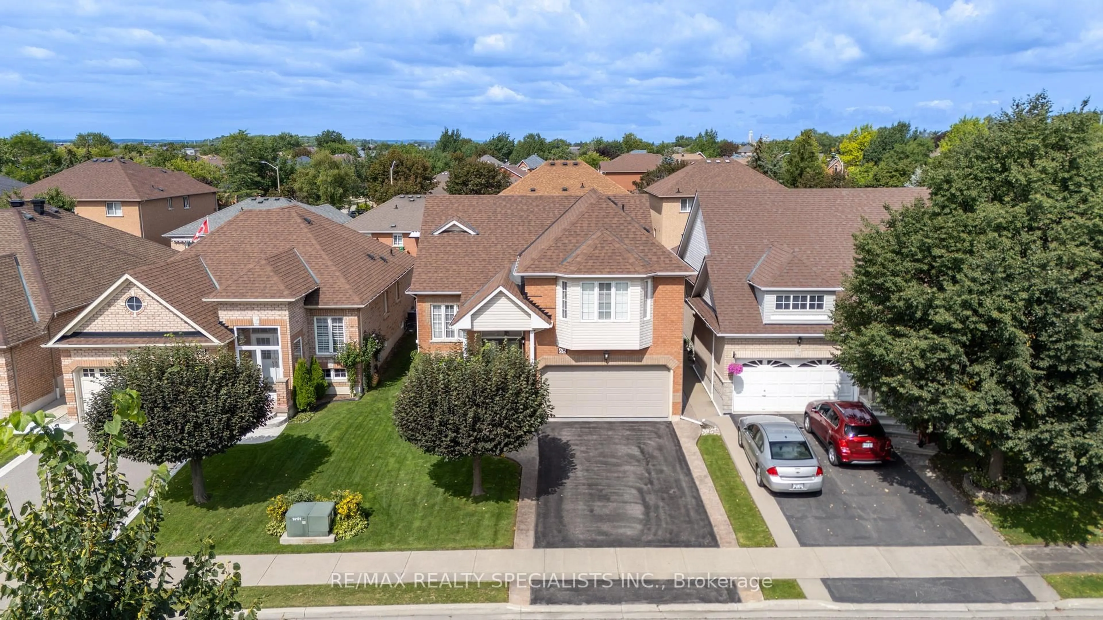 A pic from outside/outdoor area/front of a property/back of a property/a pic from drone, street for 66 Ryegrass Cres, Brampton Ontario L7A 3J9
