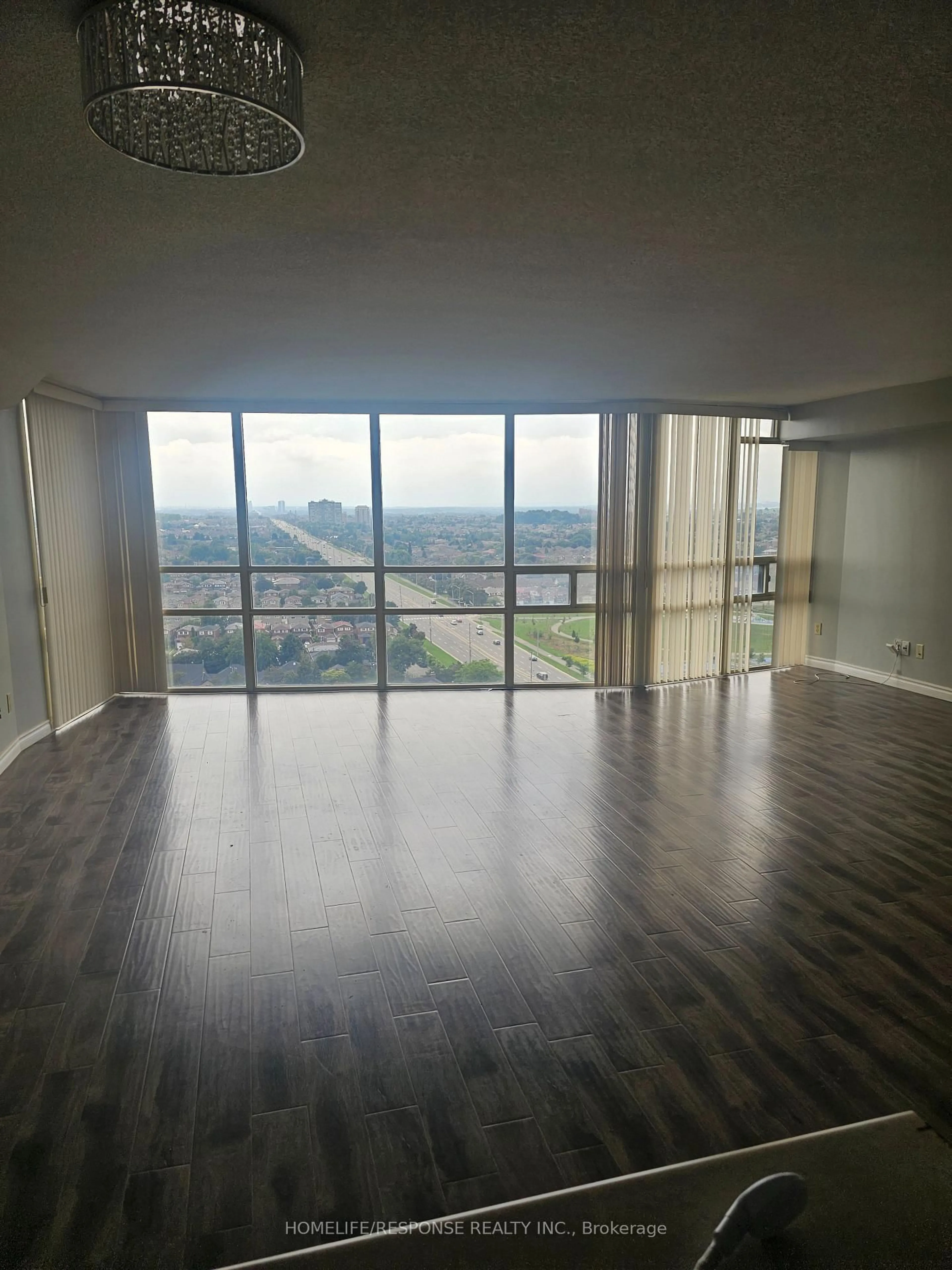 A pic of a room for 50 EGLINTON Ave #2010, Mississauga Ontario L5R 3P5