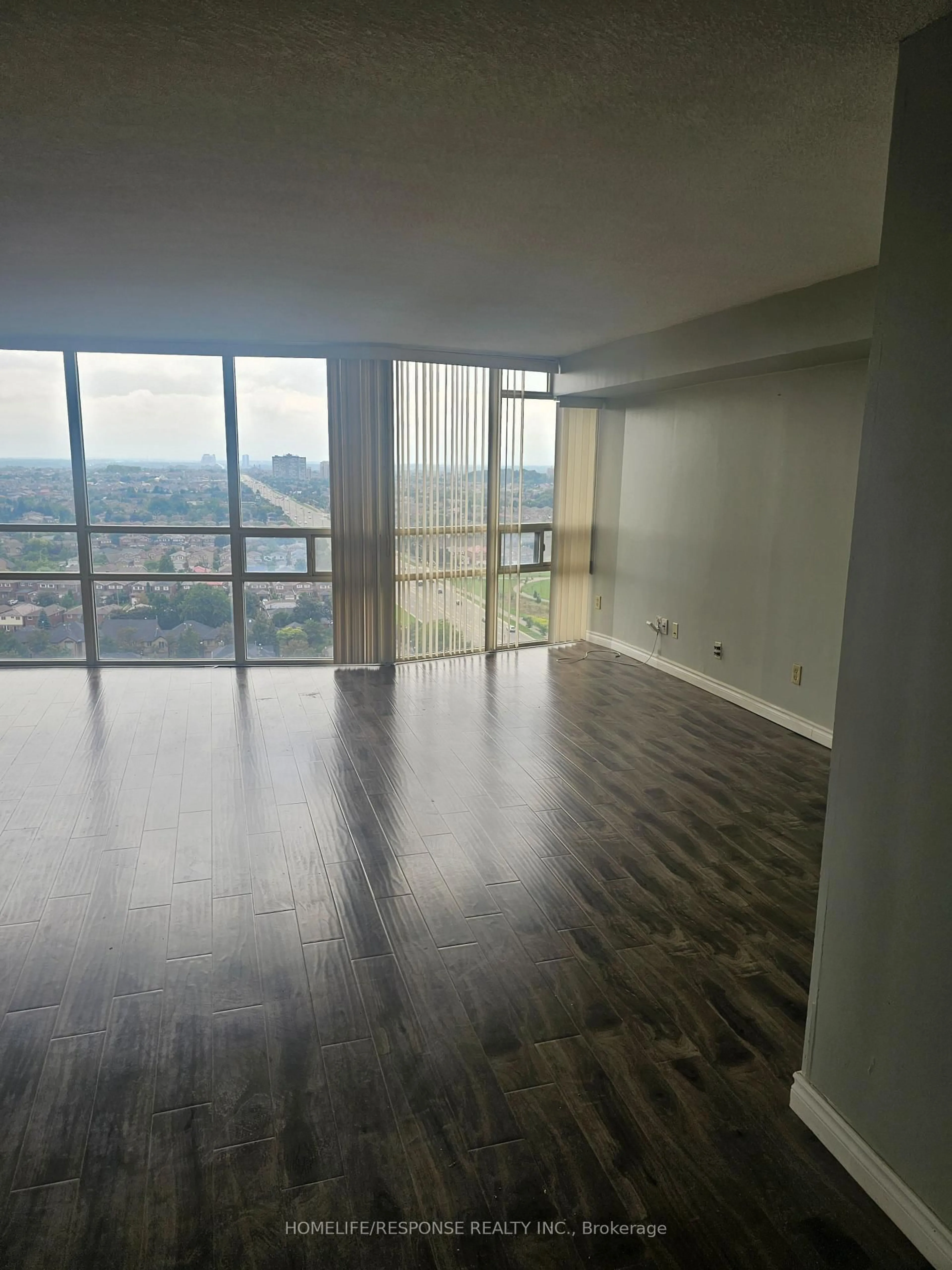 A pic of a room for 50 EGLINTON Ave #2010, Mississauga Ontario L5R 3P5